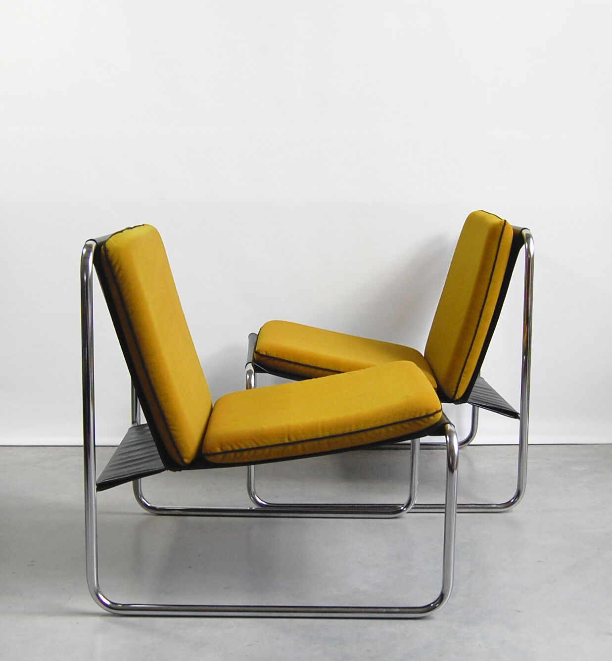 Paire de chauffeuses BB par Guy Bernard pour Meurop, 1970