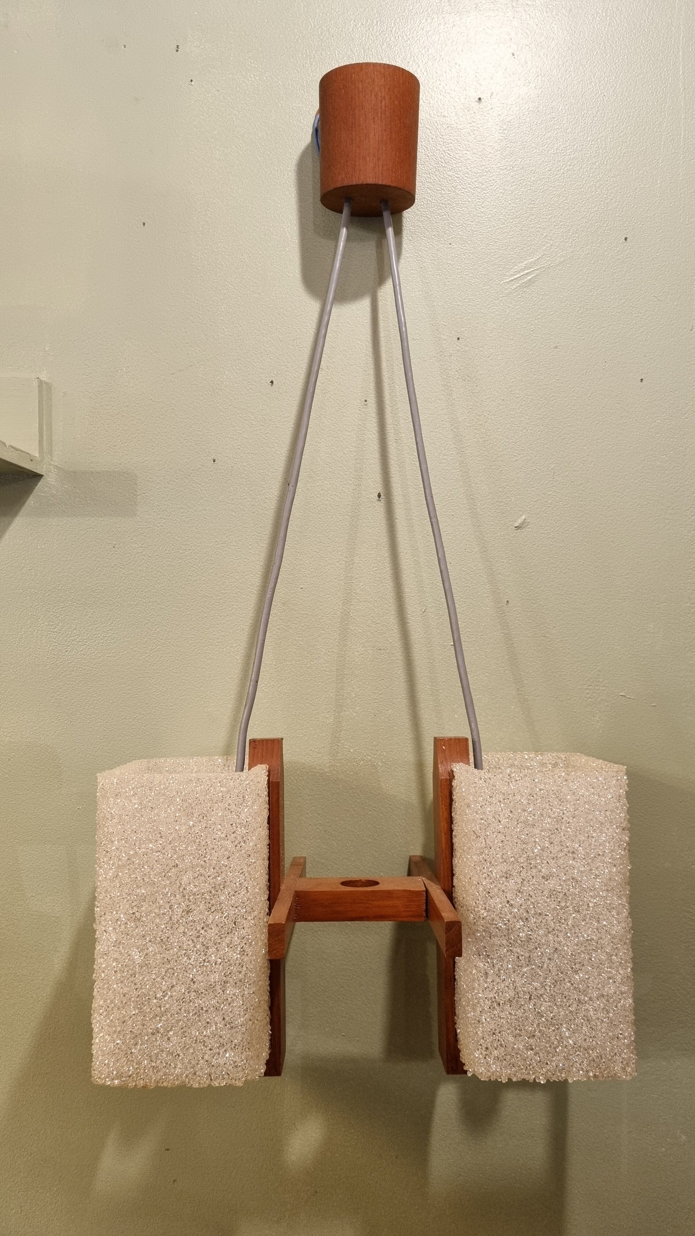 Scandinavian hanging