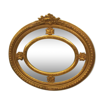 Large oval mirror at parecloses, Golden Medallion 116x125cm