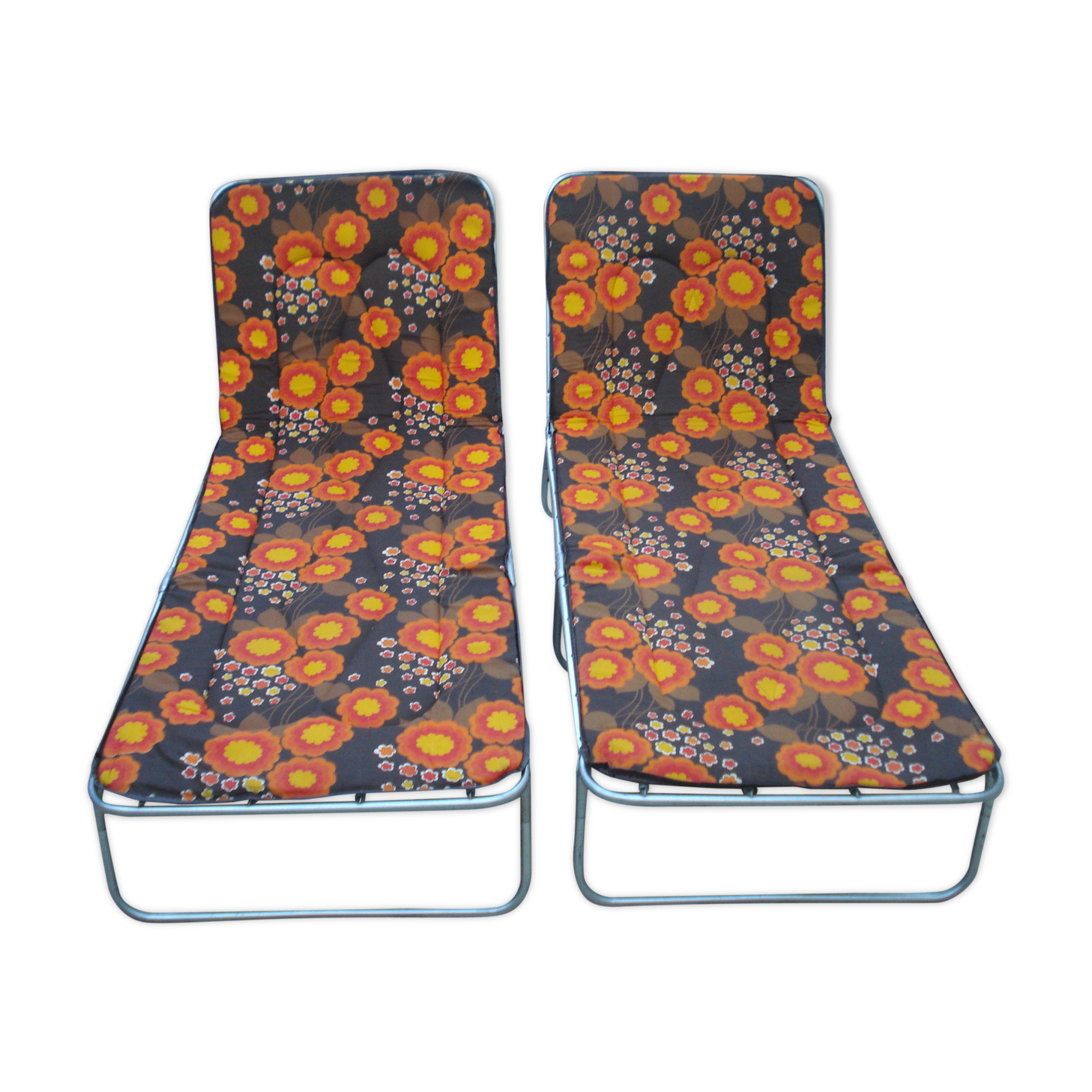 Paire of vintage flower sunbeds 1970