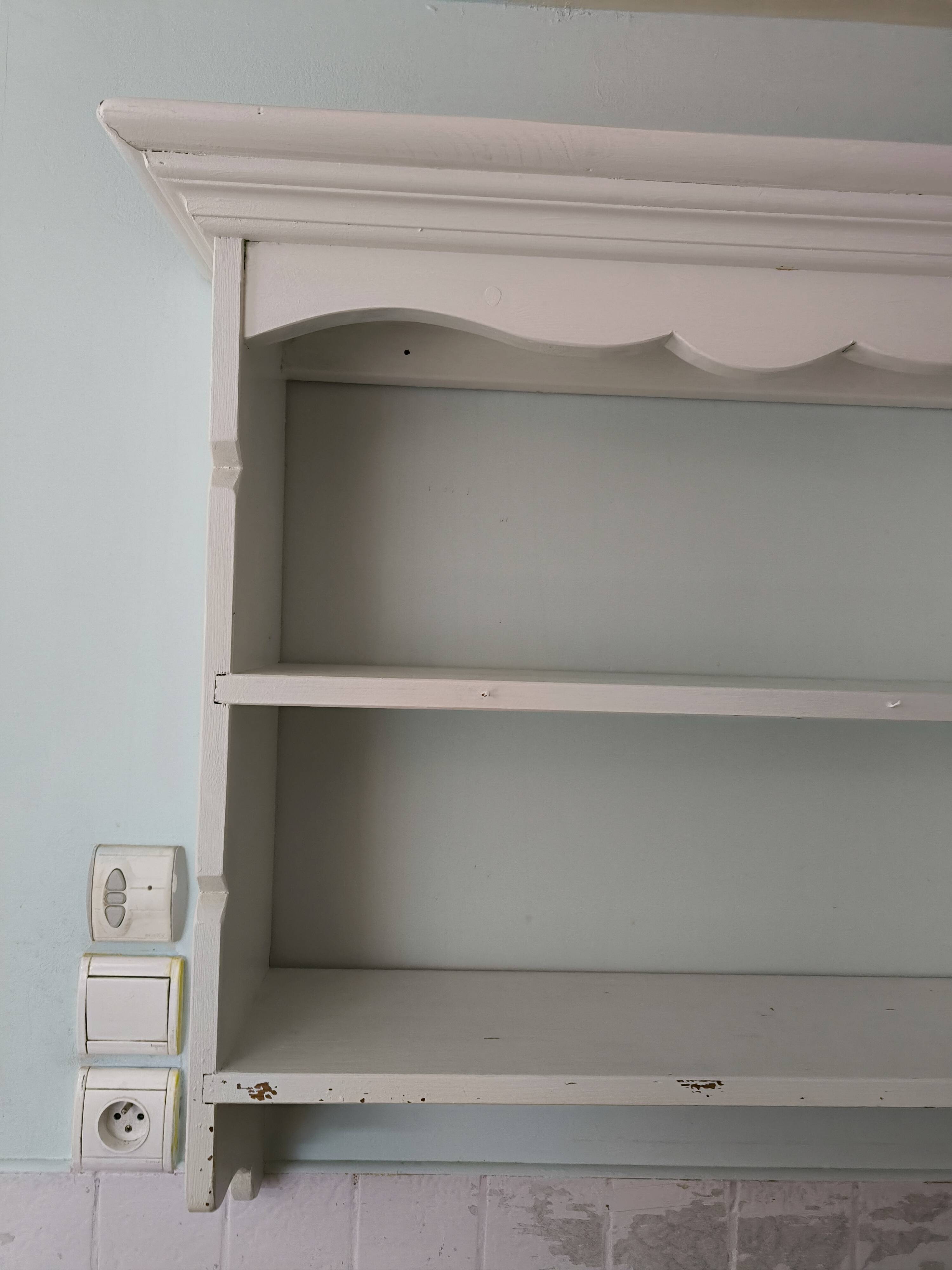 Interior's wall shelf