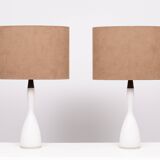 Lampes de table Kastrup en verre opalin Design par Jacob Bang années 1960 Danemark