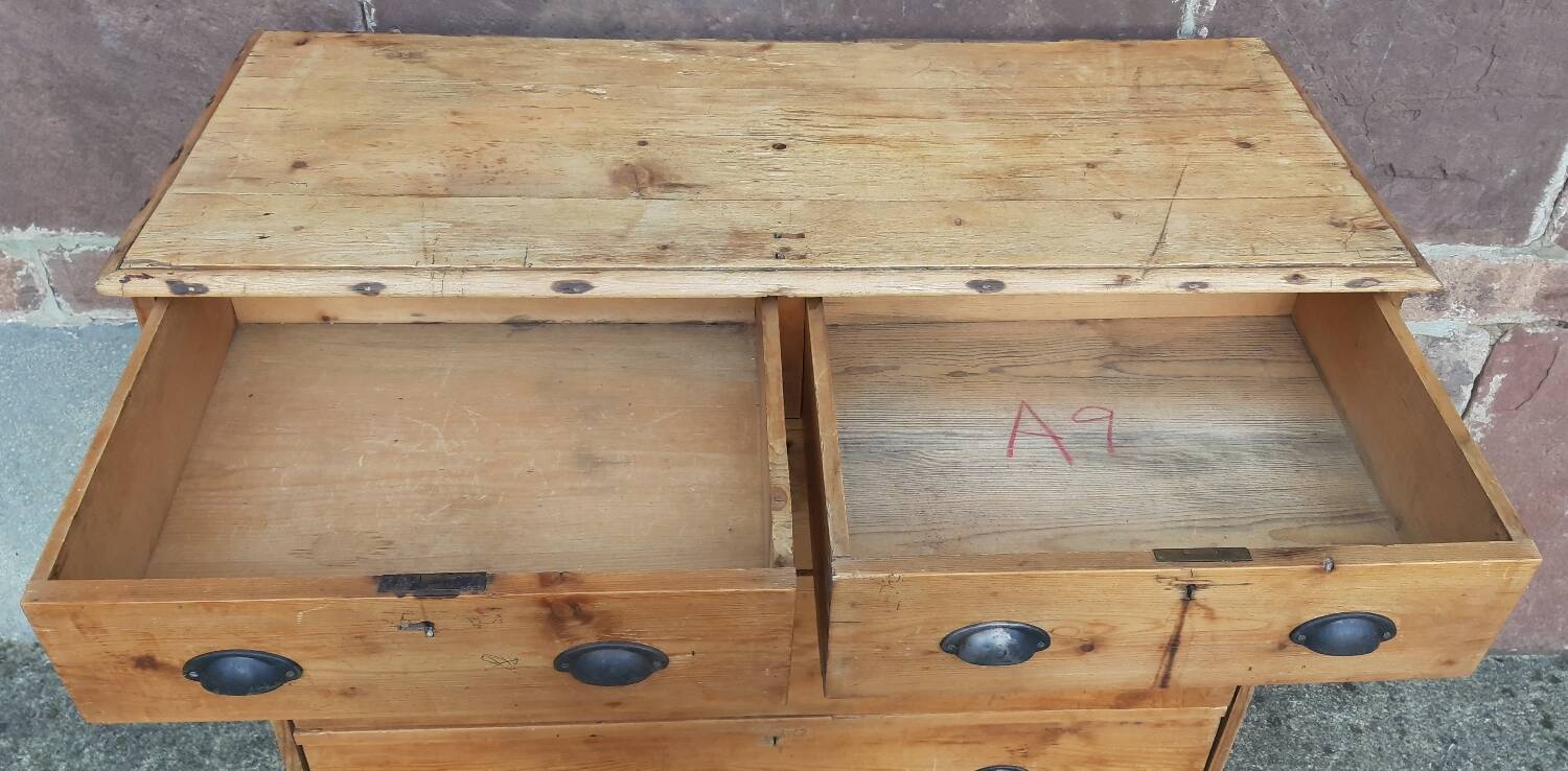 Commode ou meuble à tiroirs