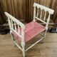 Banquette époque fin XIXe assise en paille colorée structure rechampie