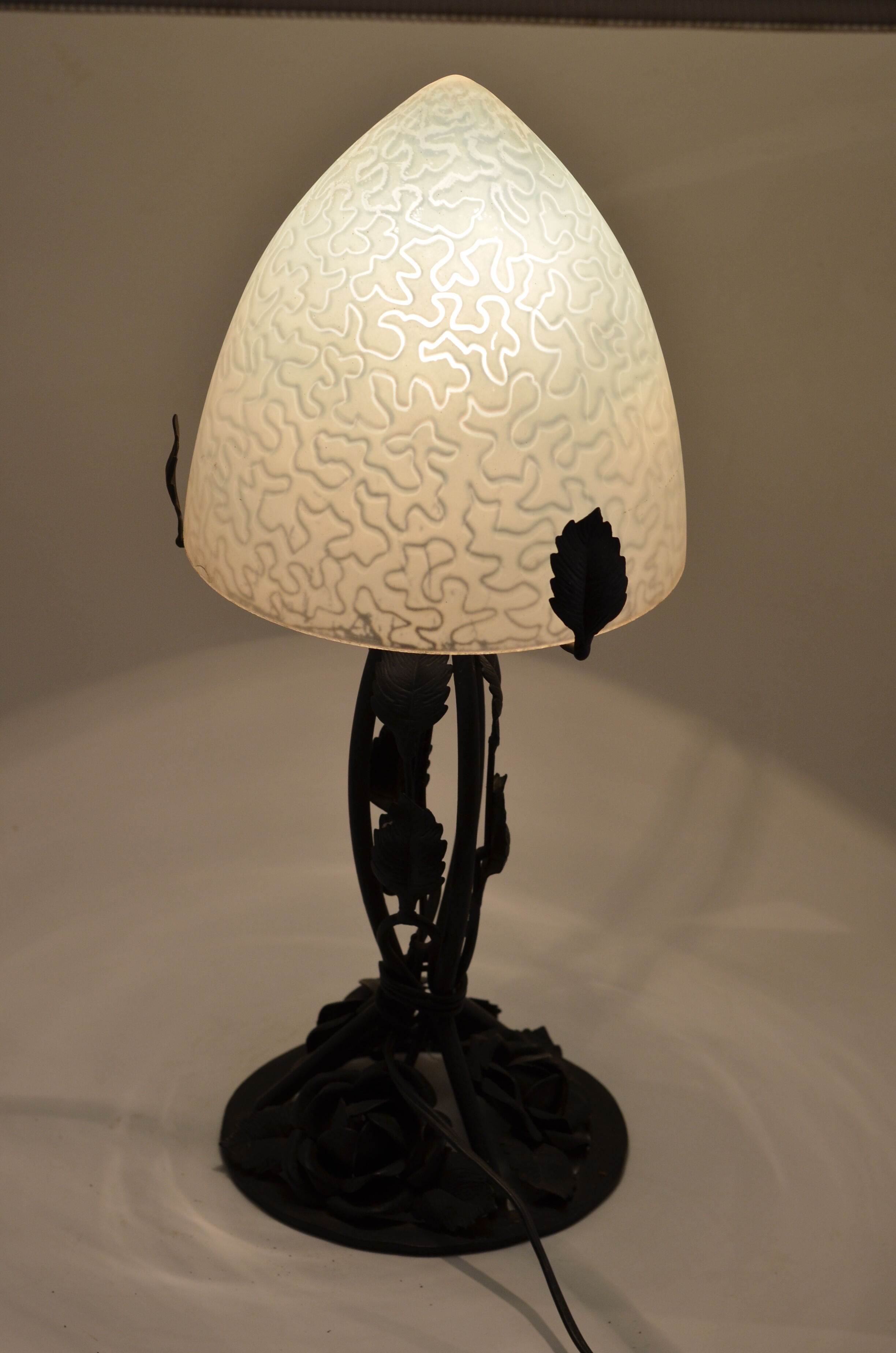 Art Nouveau shell lamp