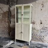 Armoire médicale - style industriel