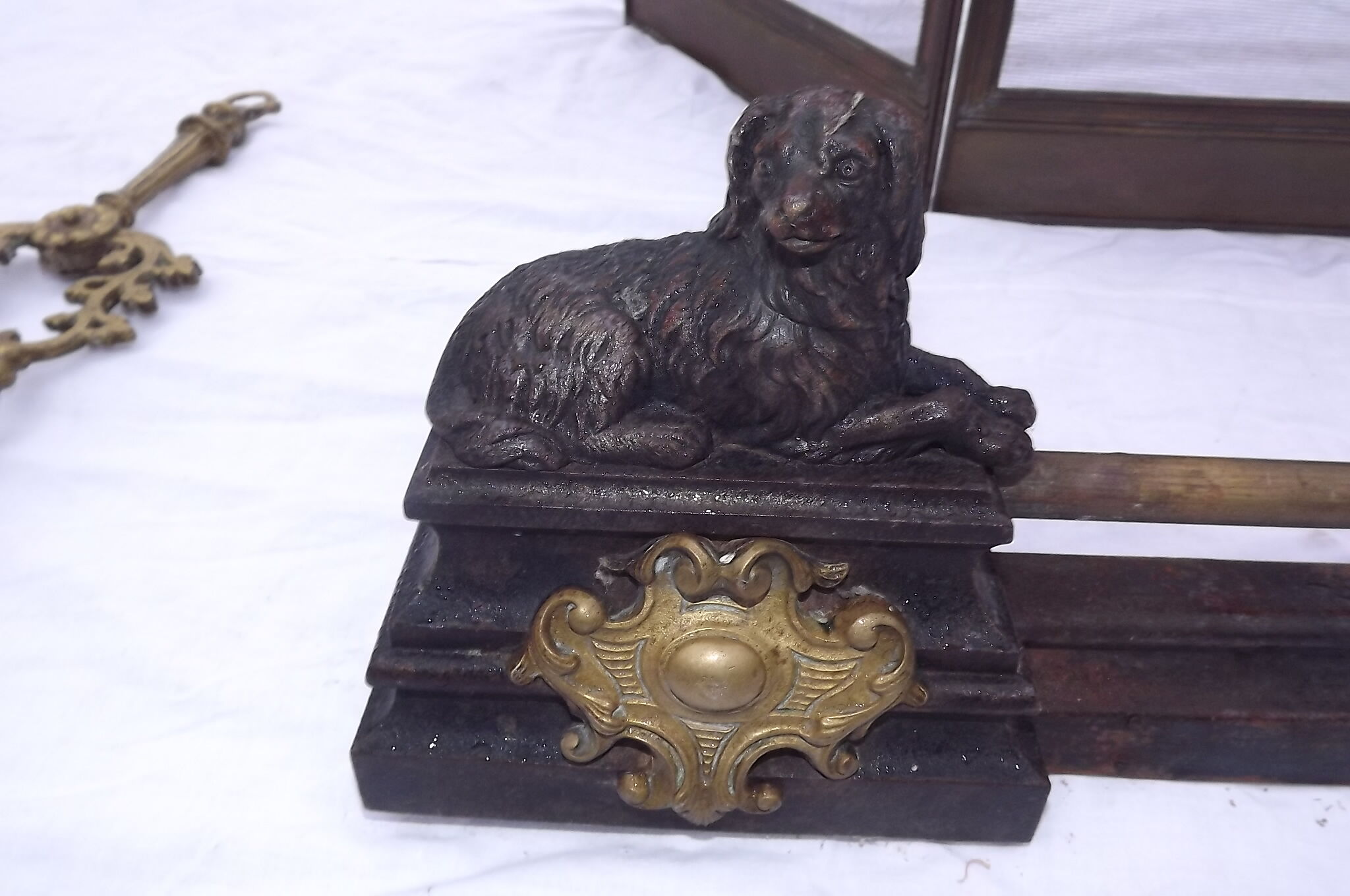 Fireplace of the nineteenth in bronze copper and brass