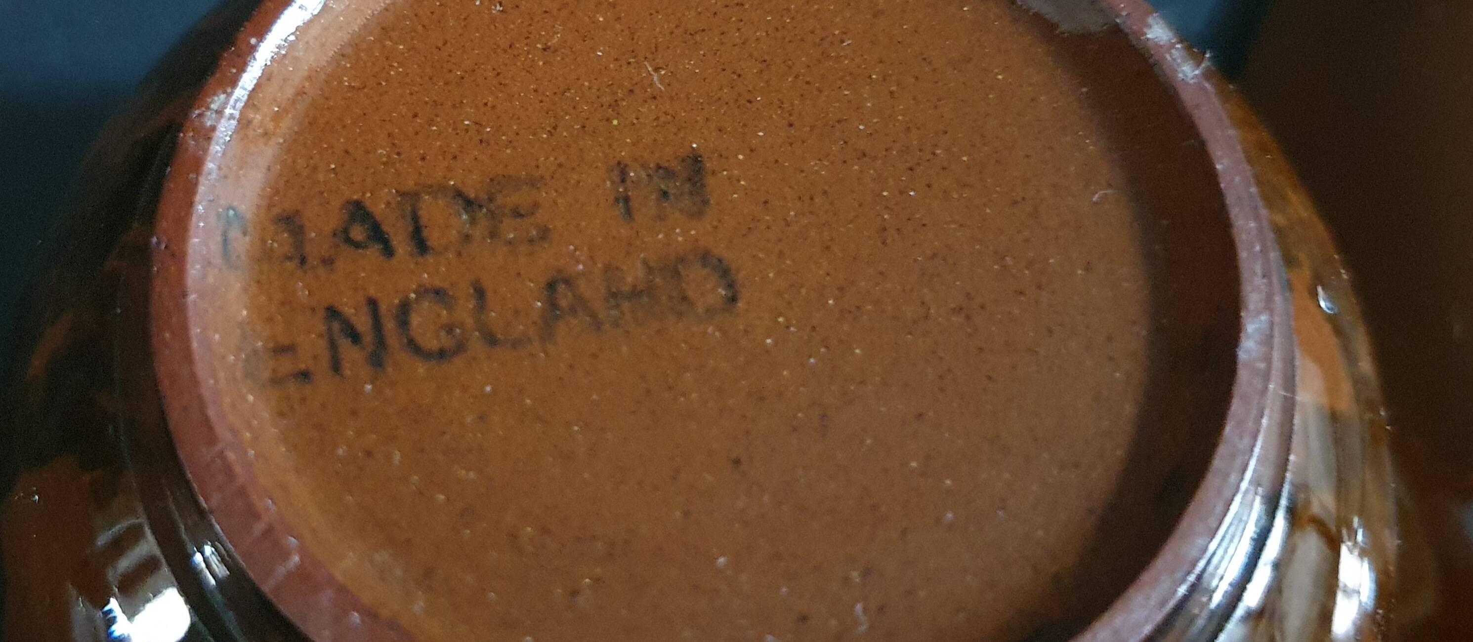 English earthenware cup in "Mary" style, Sarreguemines.