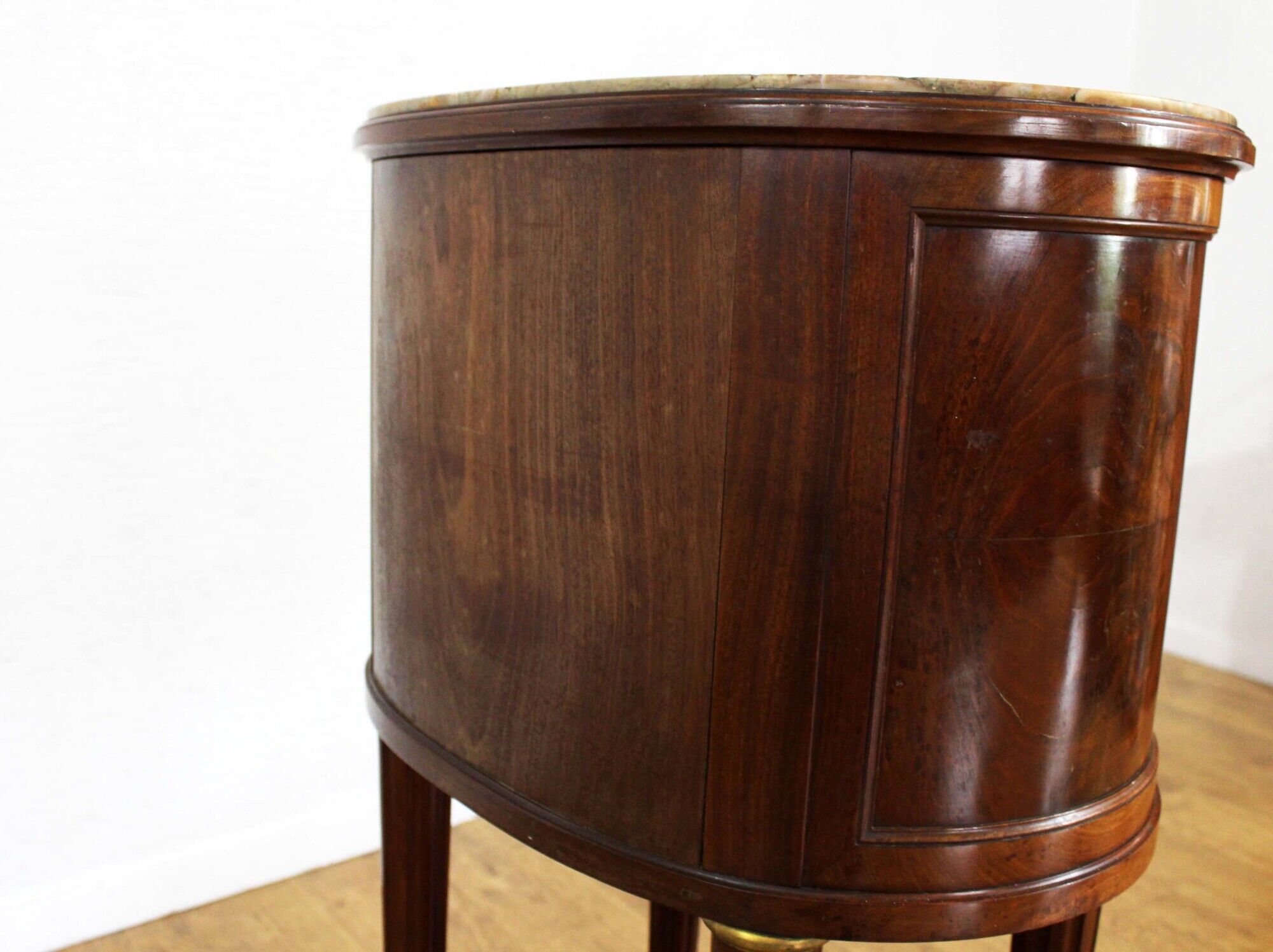 Furniture style Louis XVI mahogany of the 1920s.