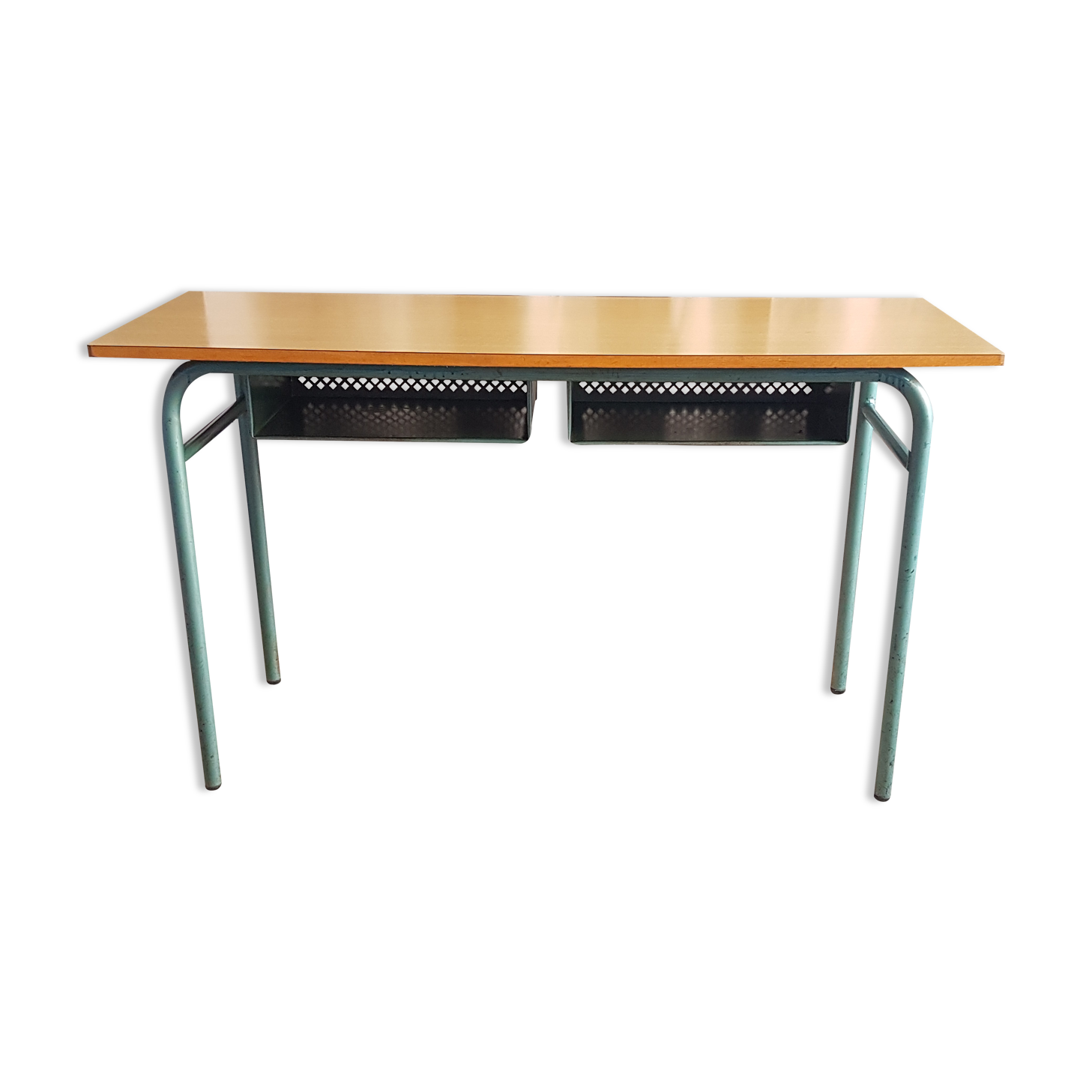 Vintage office with 2 metal lockers