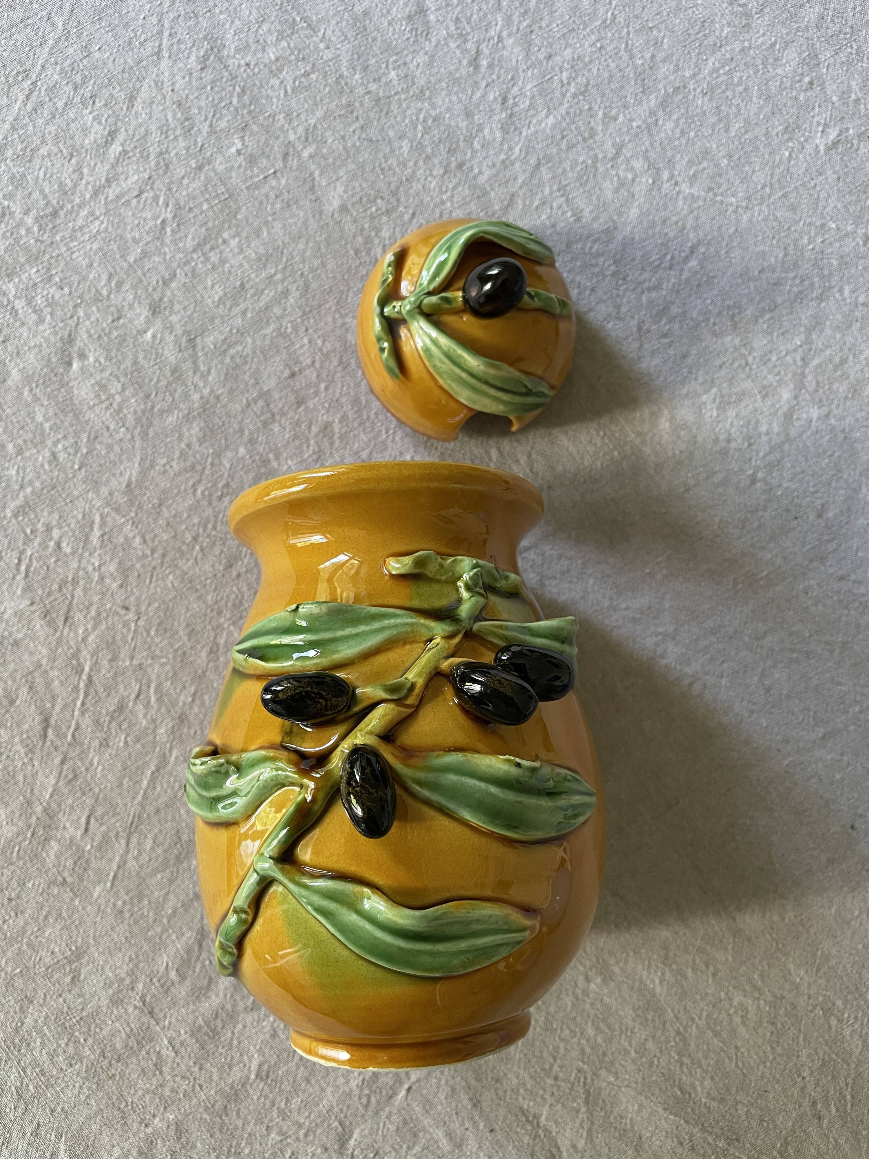 Vallauris slurry olive pot