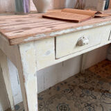 Small country table with 2 drawers
