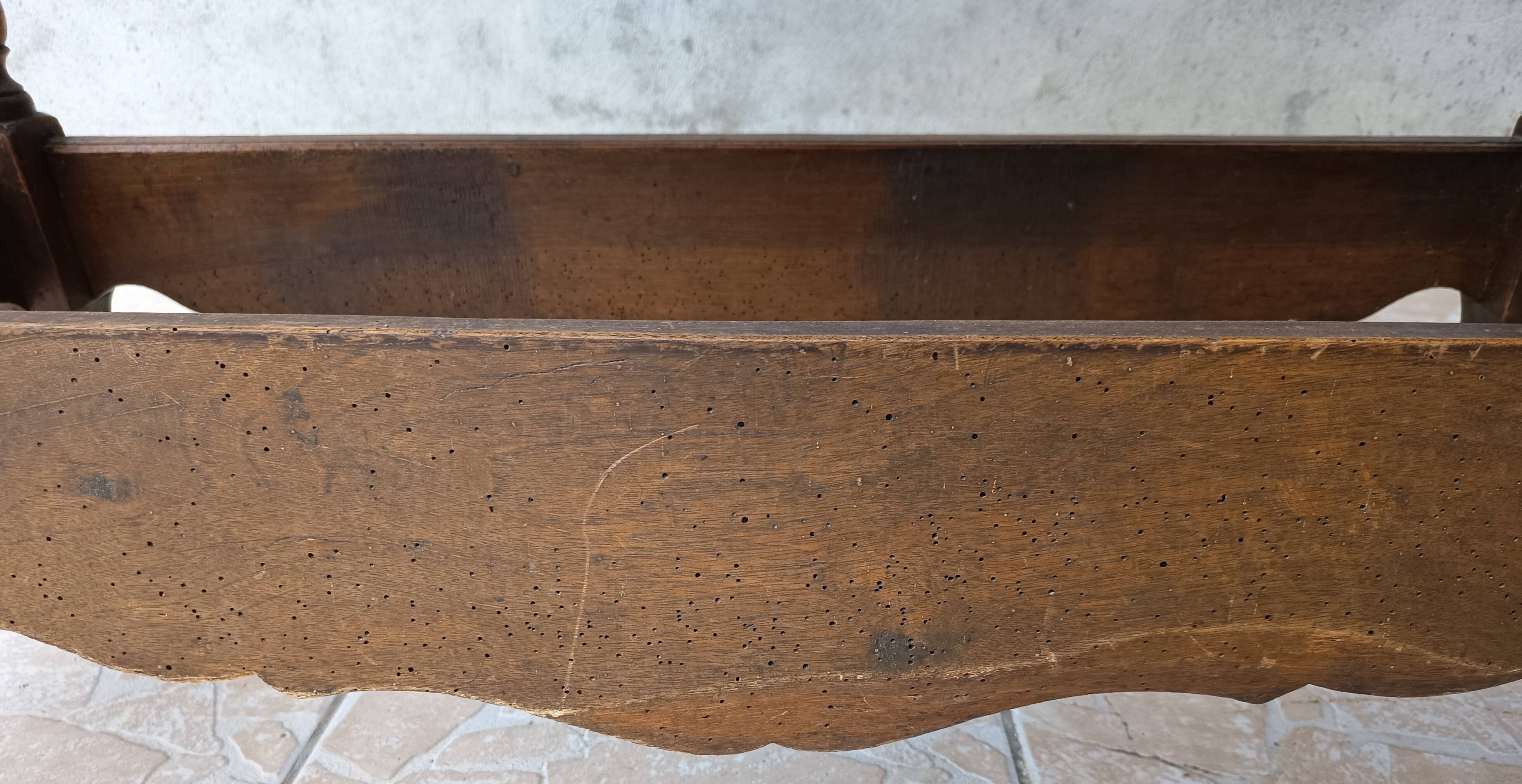 Provençal kneading trough in walnut from the 18th century.
