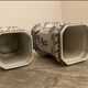 Pair of Kutani Eisen Vases - Porcelain - Showa Period (1926-1989)