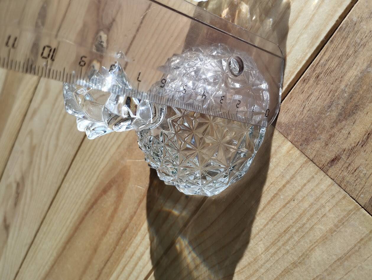 Cut crystal pineapple bonbonnière – Iconic decorative piece