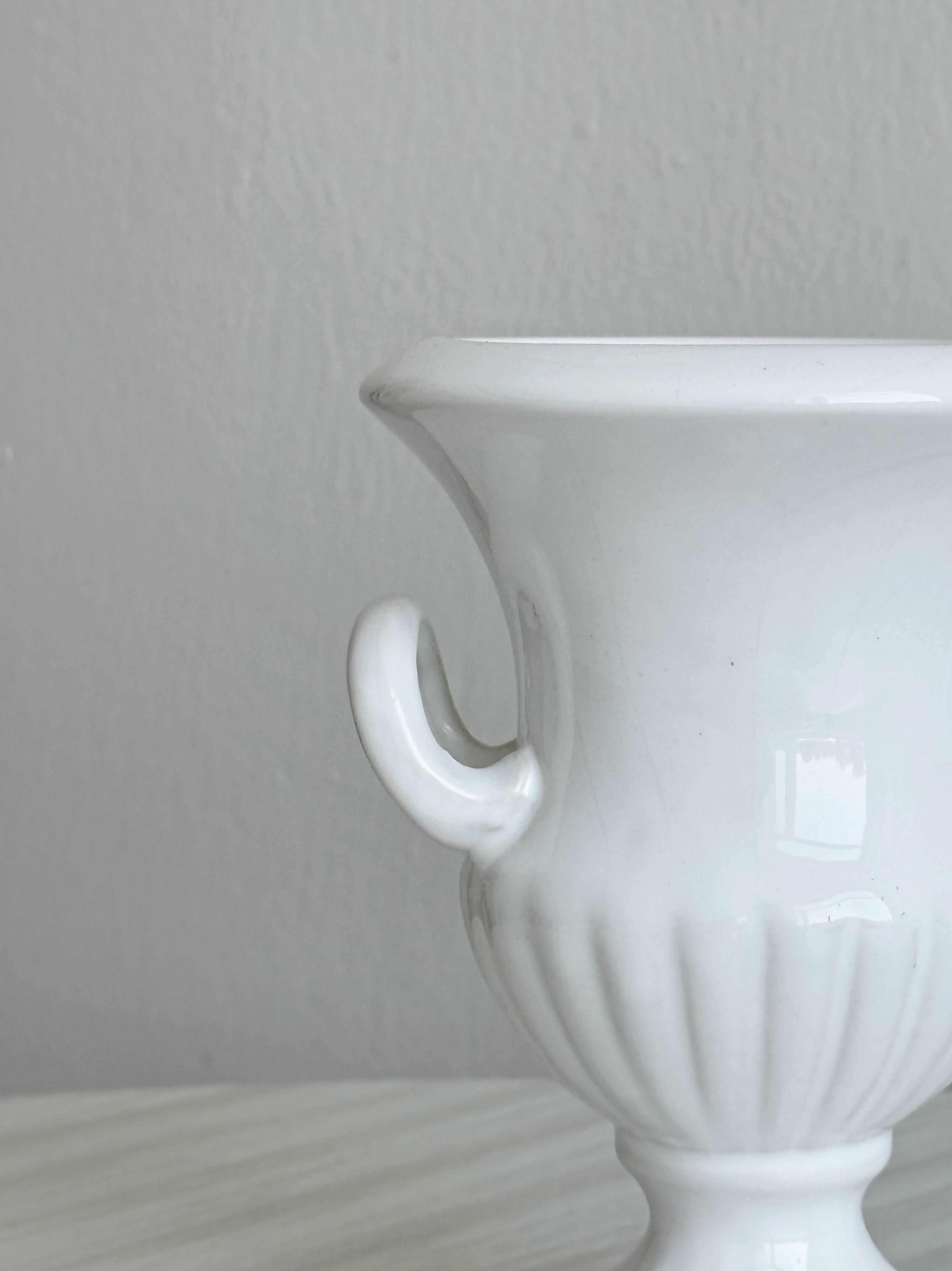Cache-pot, white vase