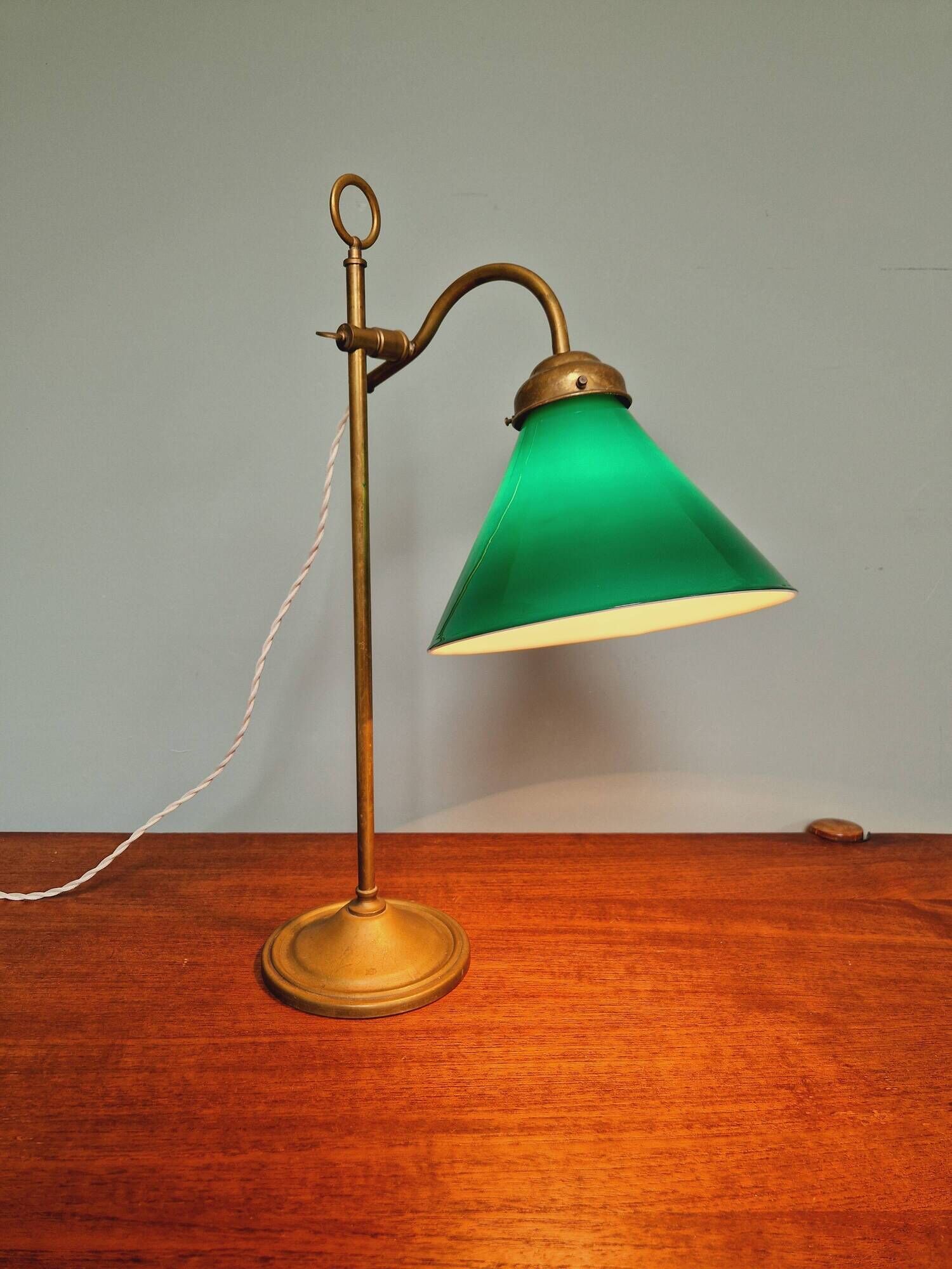 Art Deco desk lamp in brass and conical green opaline, 1920s-30s