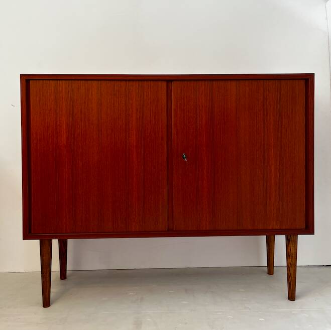 Buffet enfilade étroite scandiinave en teck