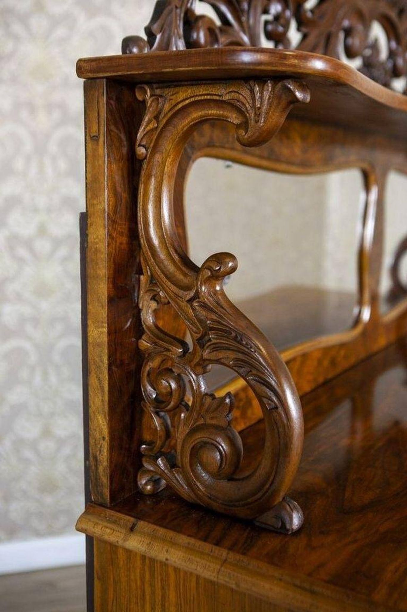 Buffet Rococo Revival en noyer et placage, 1850