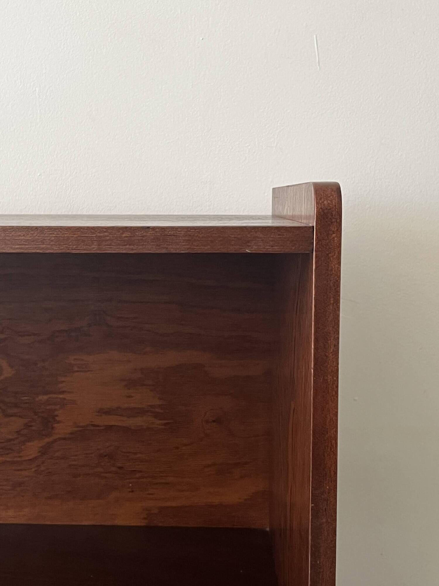 Grande bibliothèque bois mi- fermée par Rozaffy Éd.Meuble Oscar, design 50