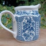 Milk jug Made in England 💐