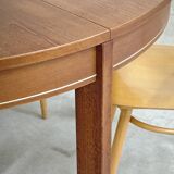 Extendable table with integrated Scandinavian style Self
