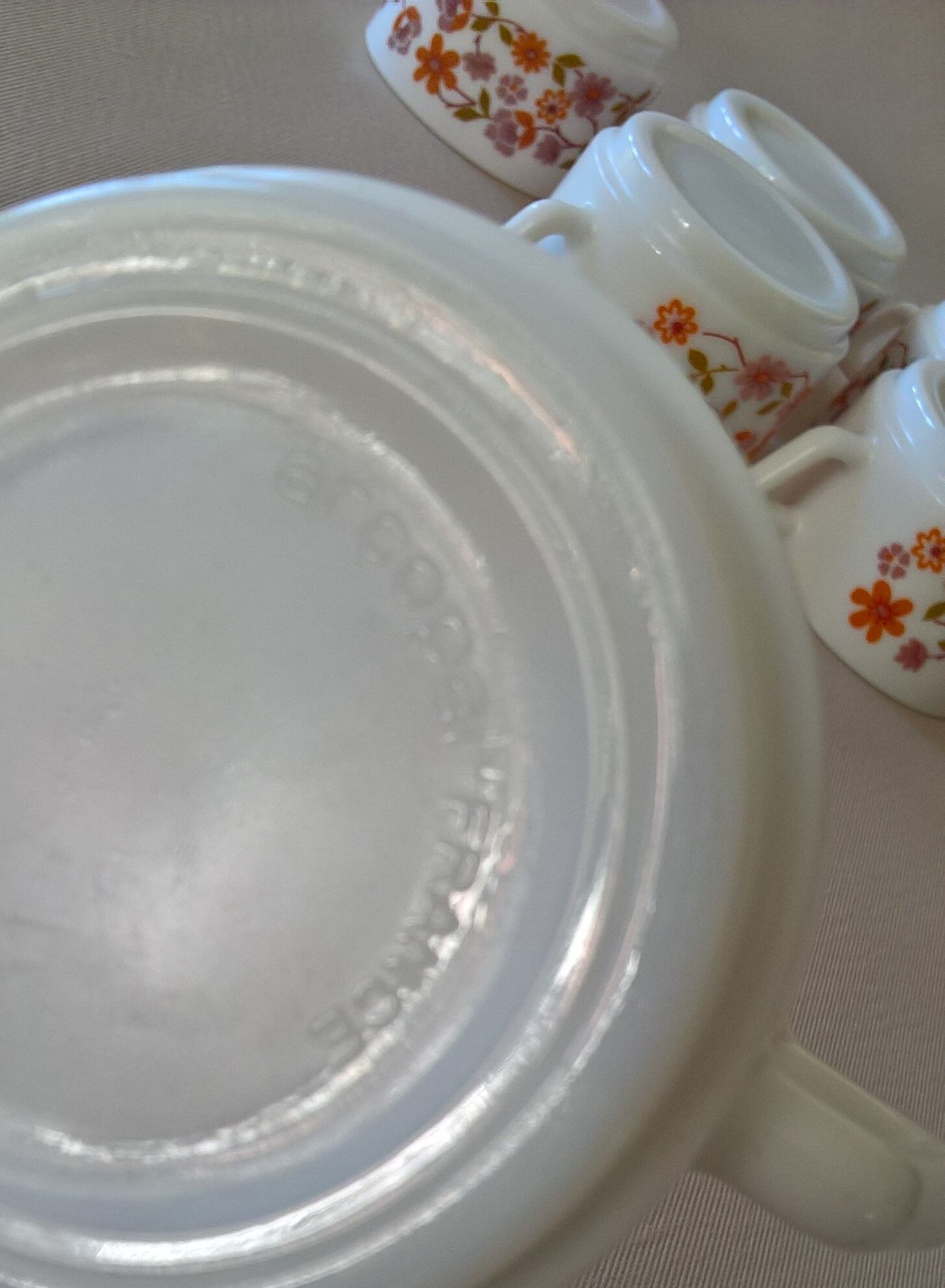 Six Scania Arcopal coffee cups