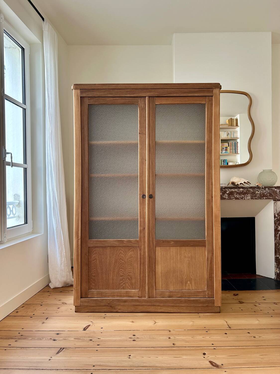 Armoire vitrée en chêne brut (rénovée)