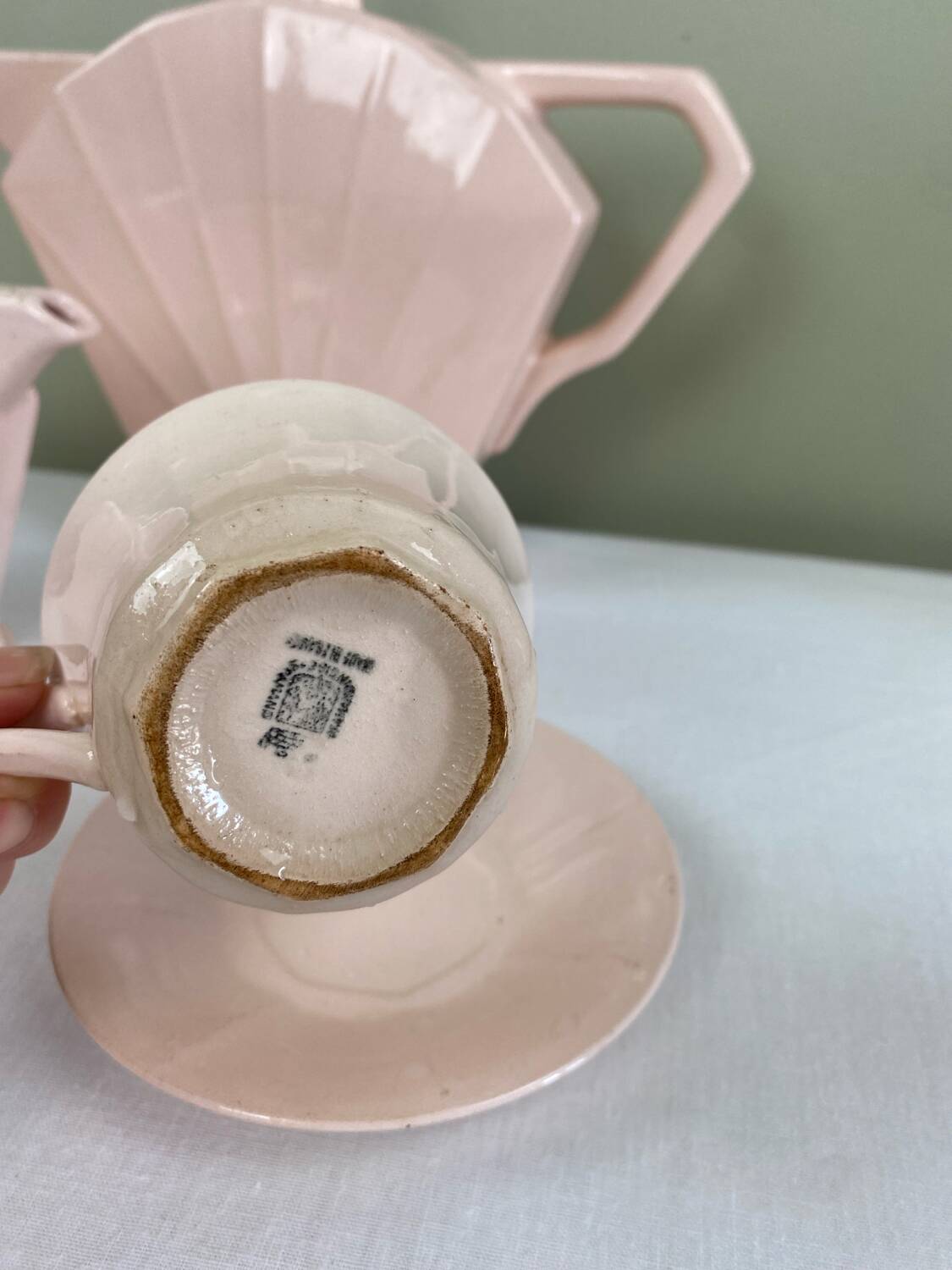 Théière art déco rose