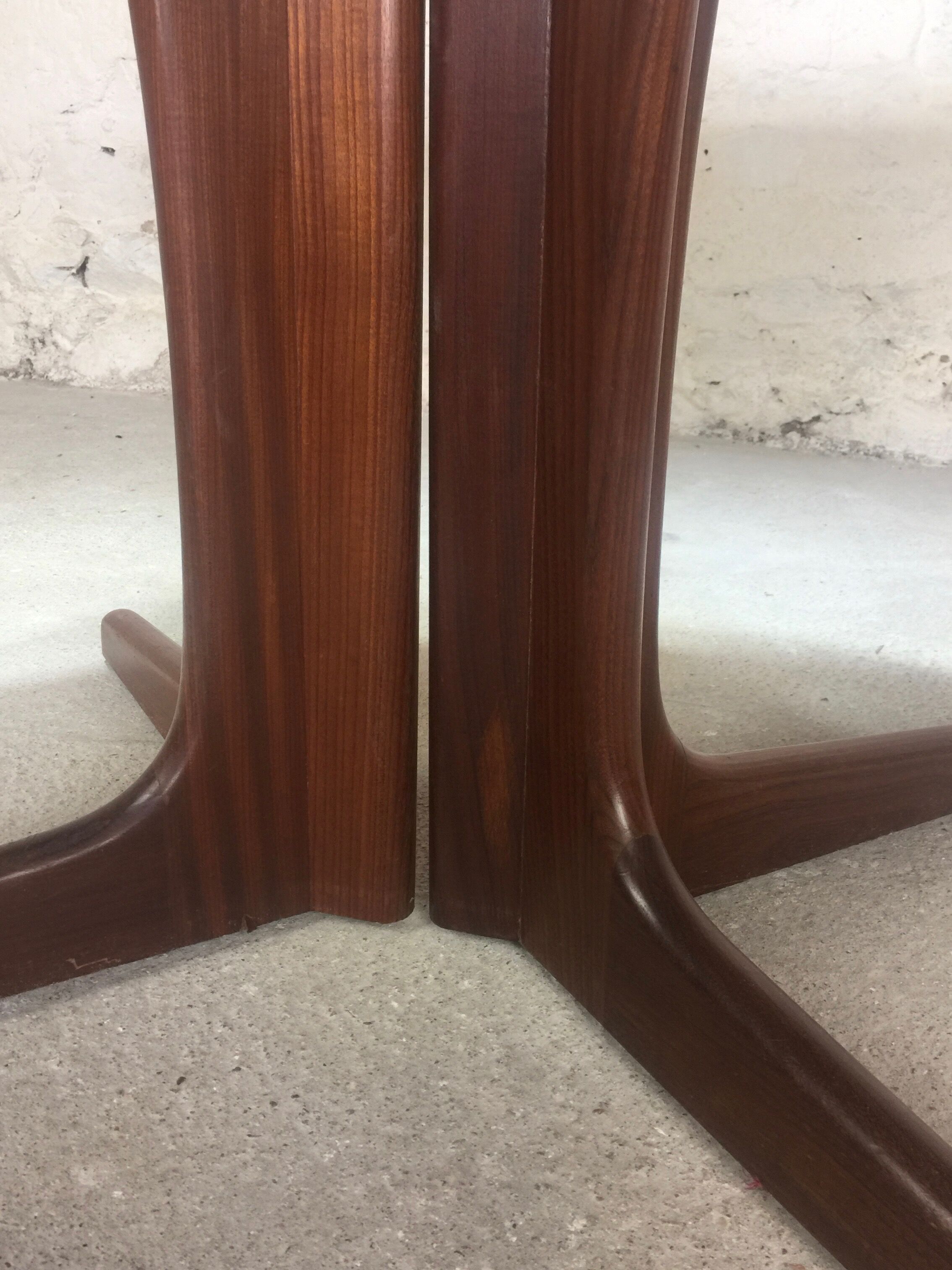 Scandinavian oval table in teak from the 1970s