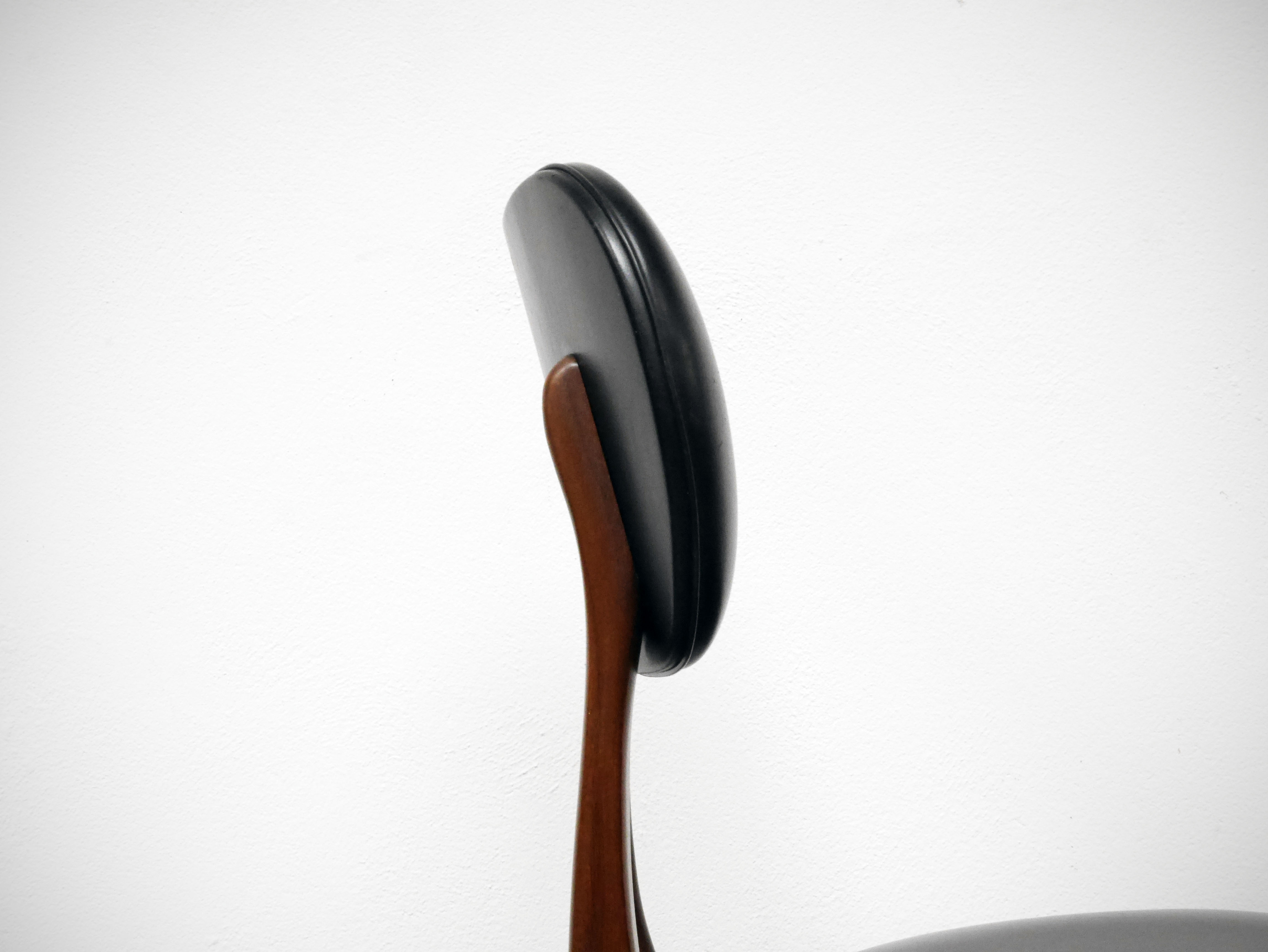 Set of 6 scandinavian chairs