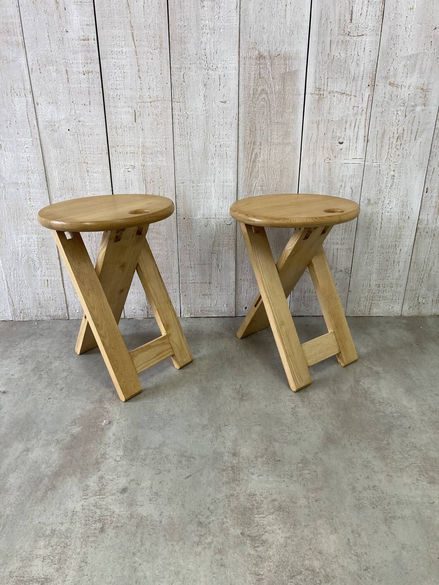 Paire de tabourets pliables