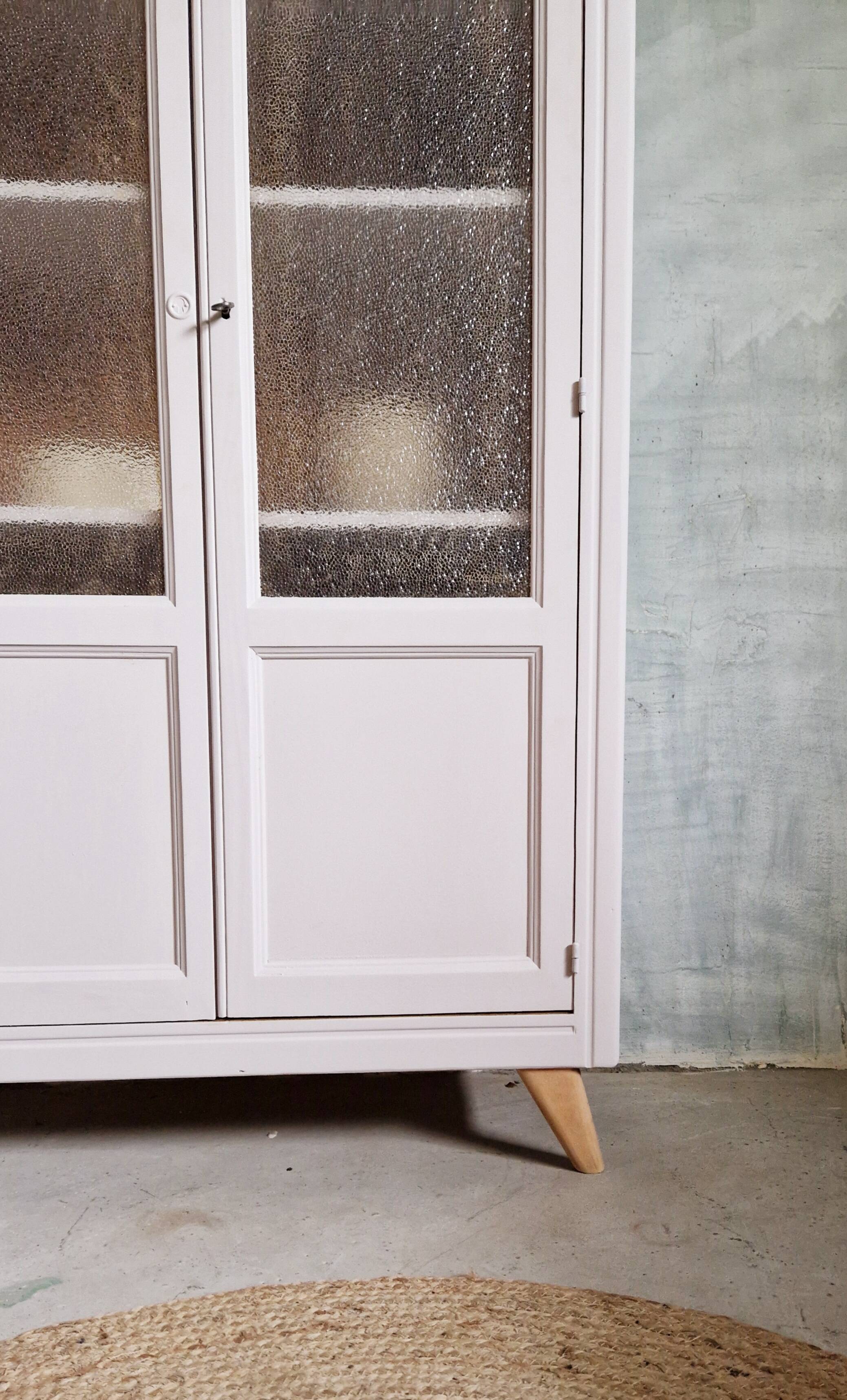 Beautiful vintage display cabinet