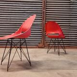 Pair of red chairs by Miroslav Navràtil for Vertex 1959