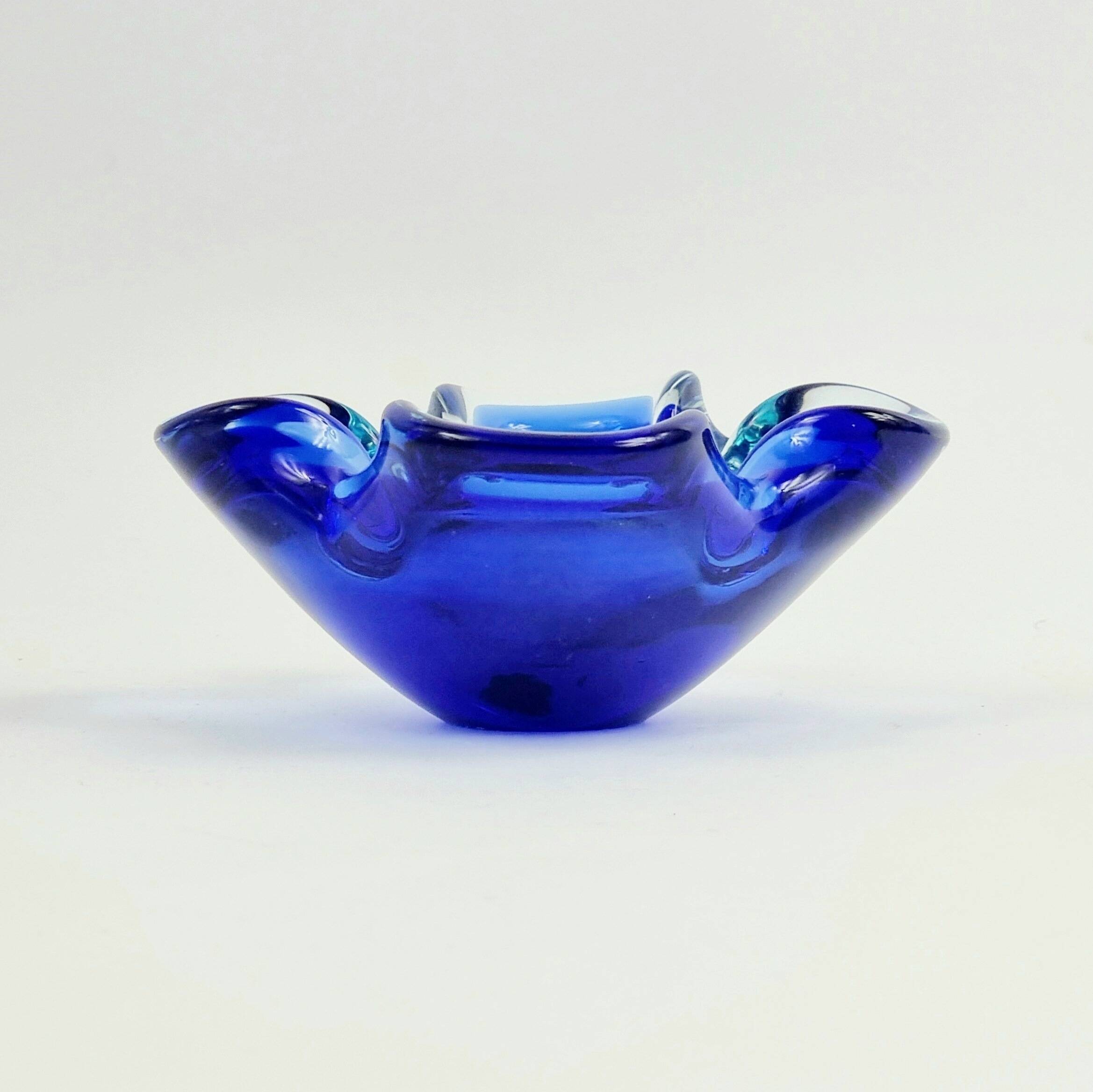 Murano glass Sommerso ashtrays from the mid-century by F. Poli for Seguso