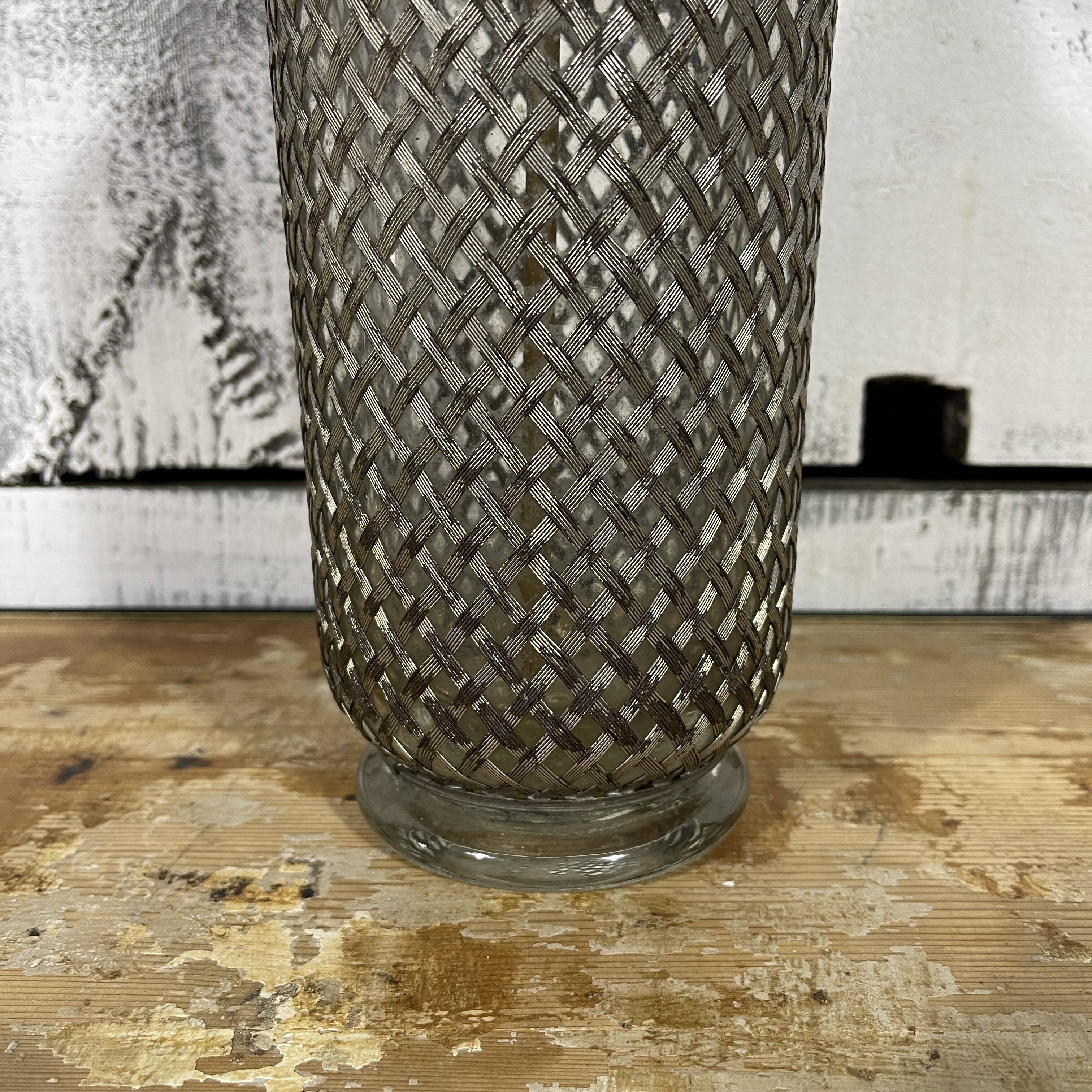 Vintage Sparklet Magnum brand siphon