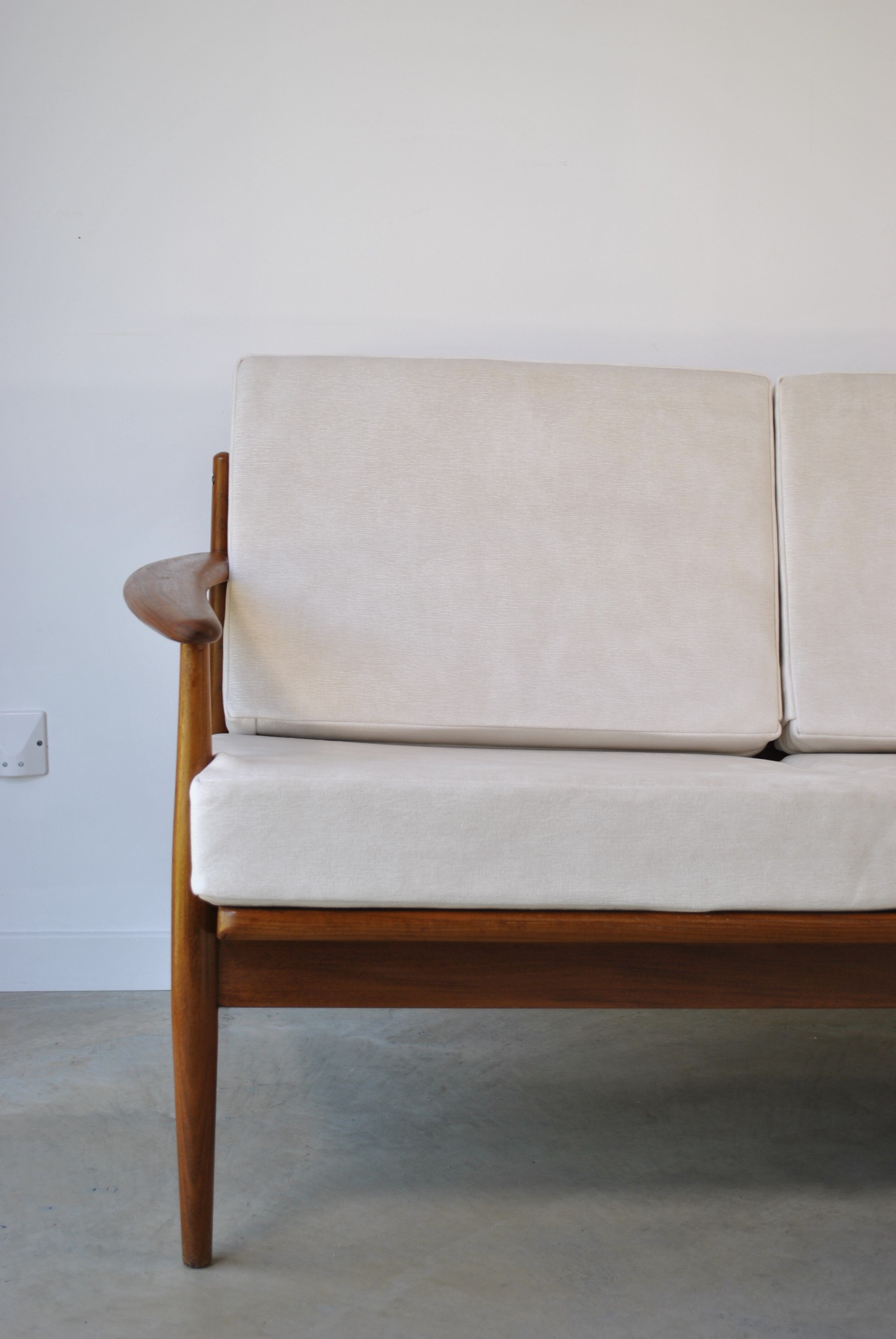 Danish scandinavian sofa distributed to Roche Bobois 1960