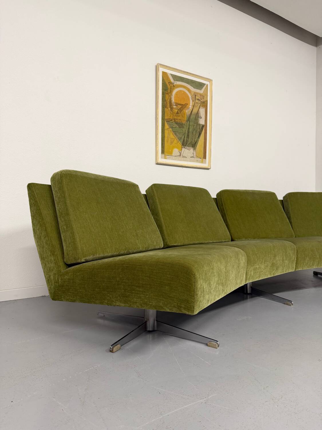 Complete living room with a sofa and 2 Italian design armchairs from the 70s, vintage.