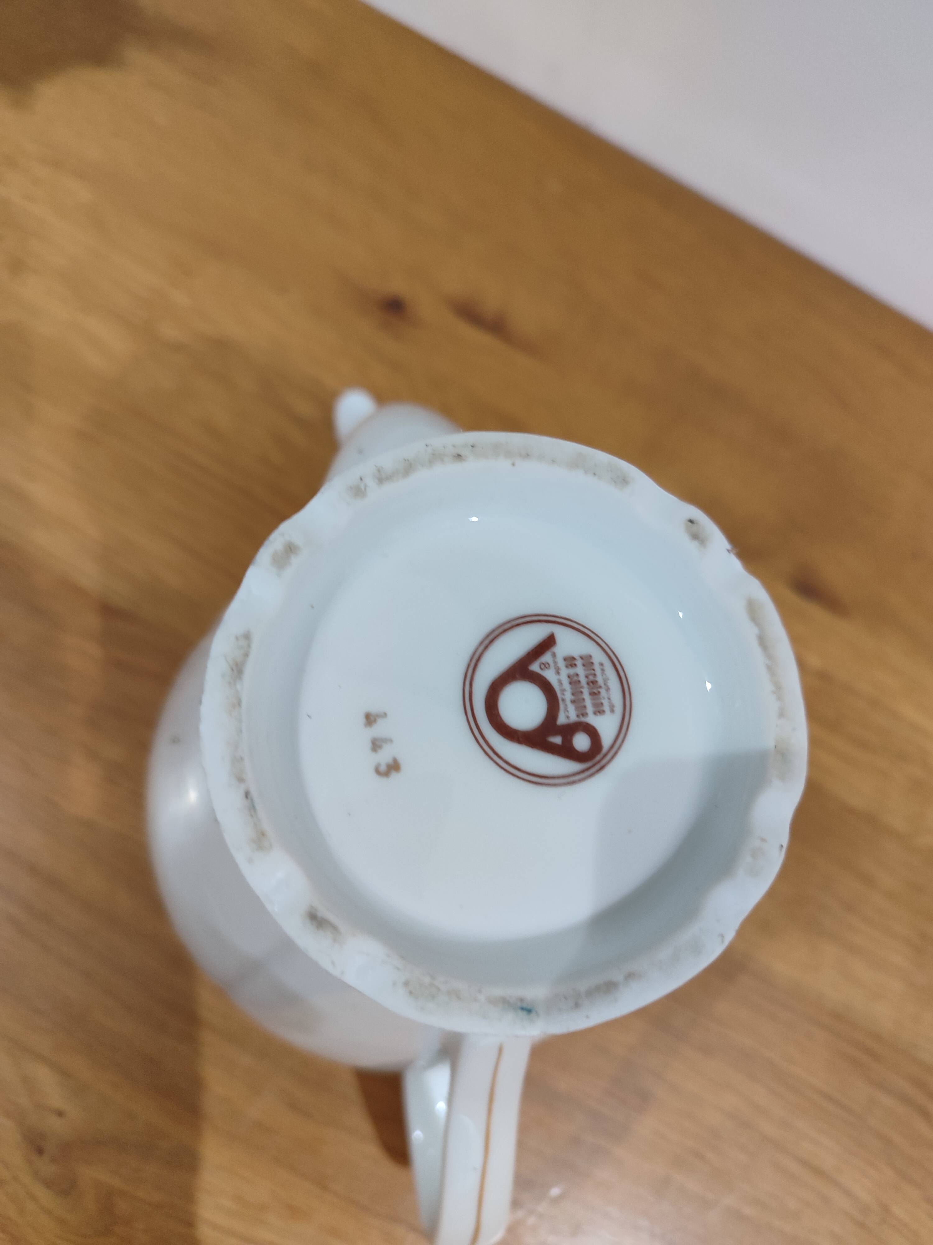 Porcelain coffee pot