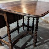 Gate leg table in oak
