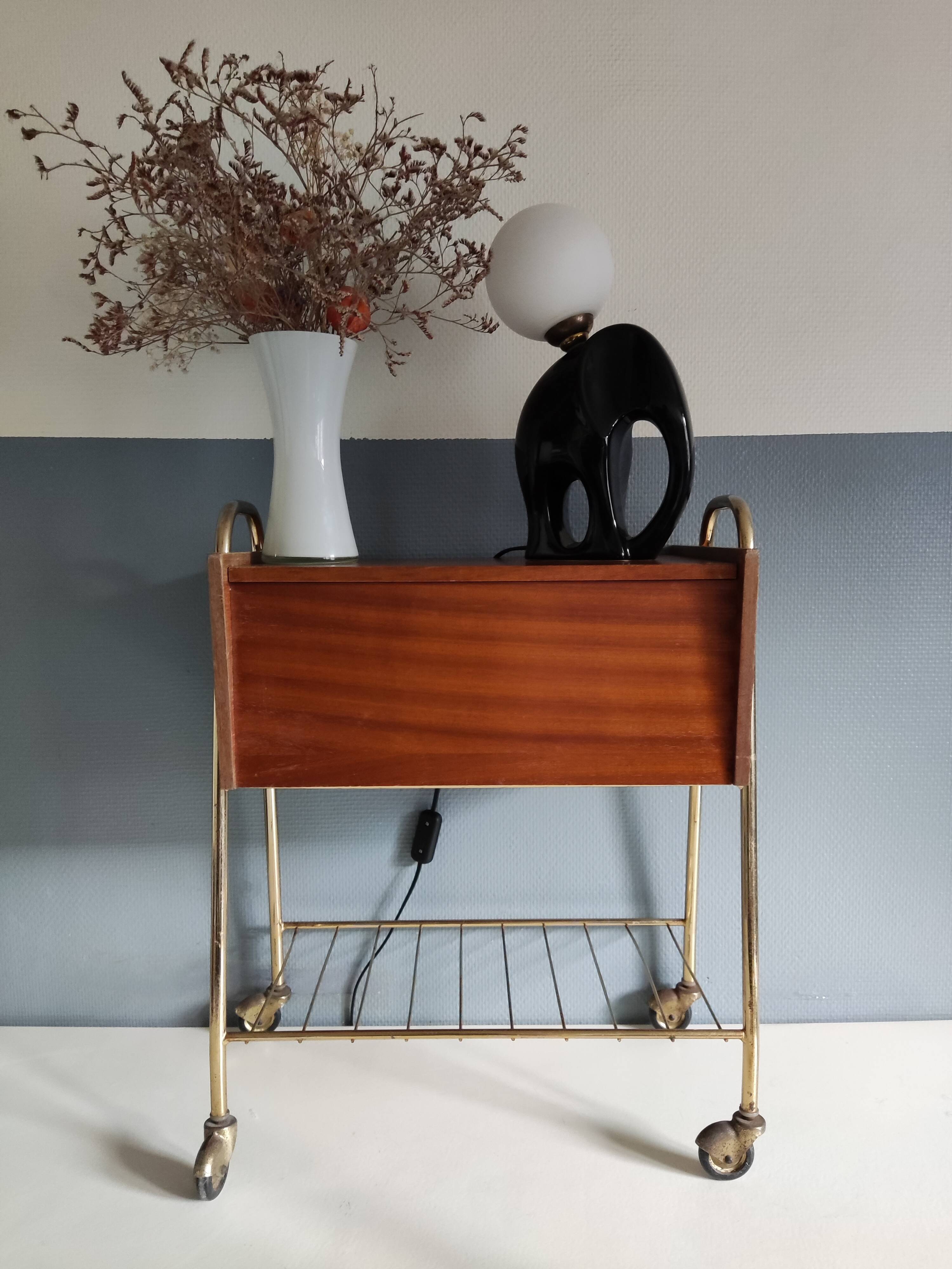 Ceramic lamp with opal globe