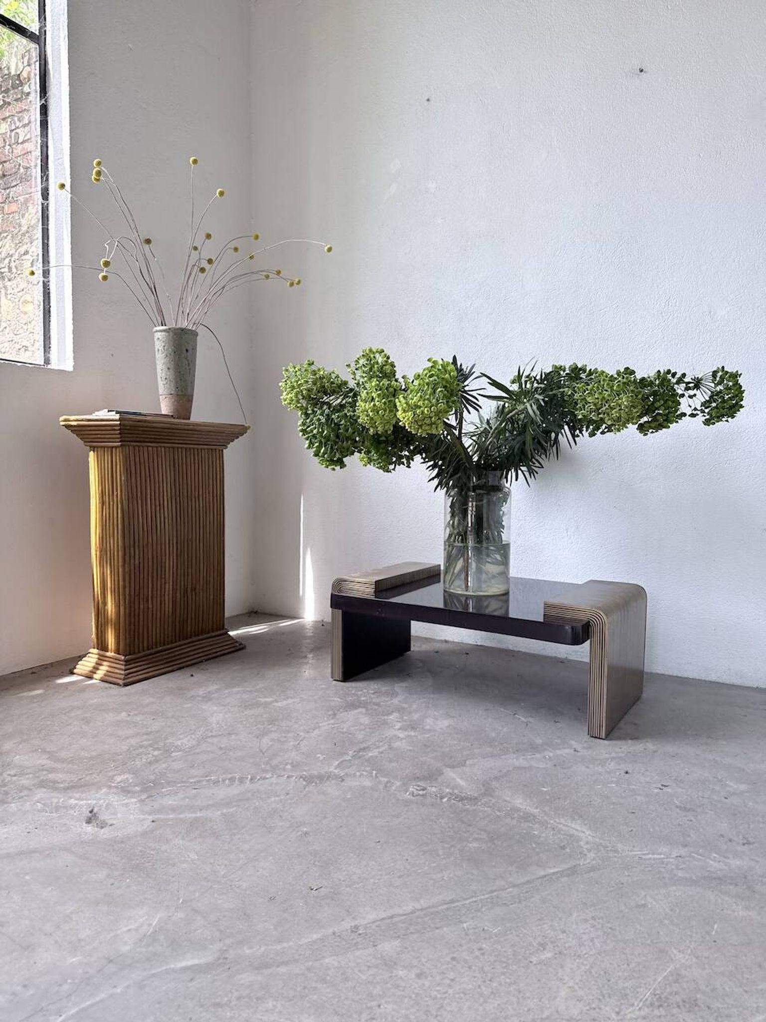 Art Deco coffee table in lacquer and brass