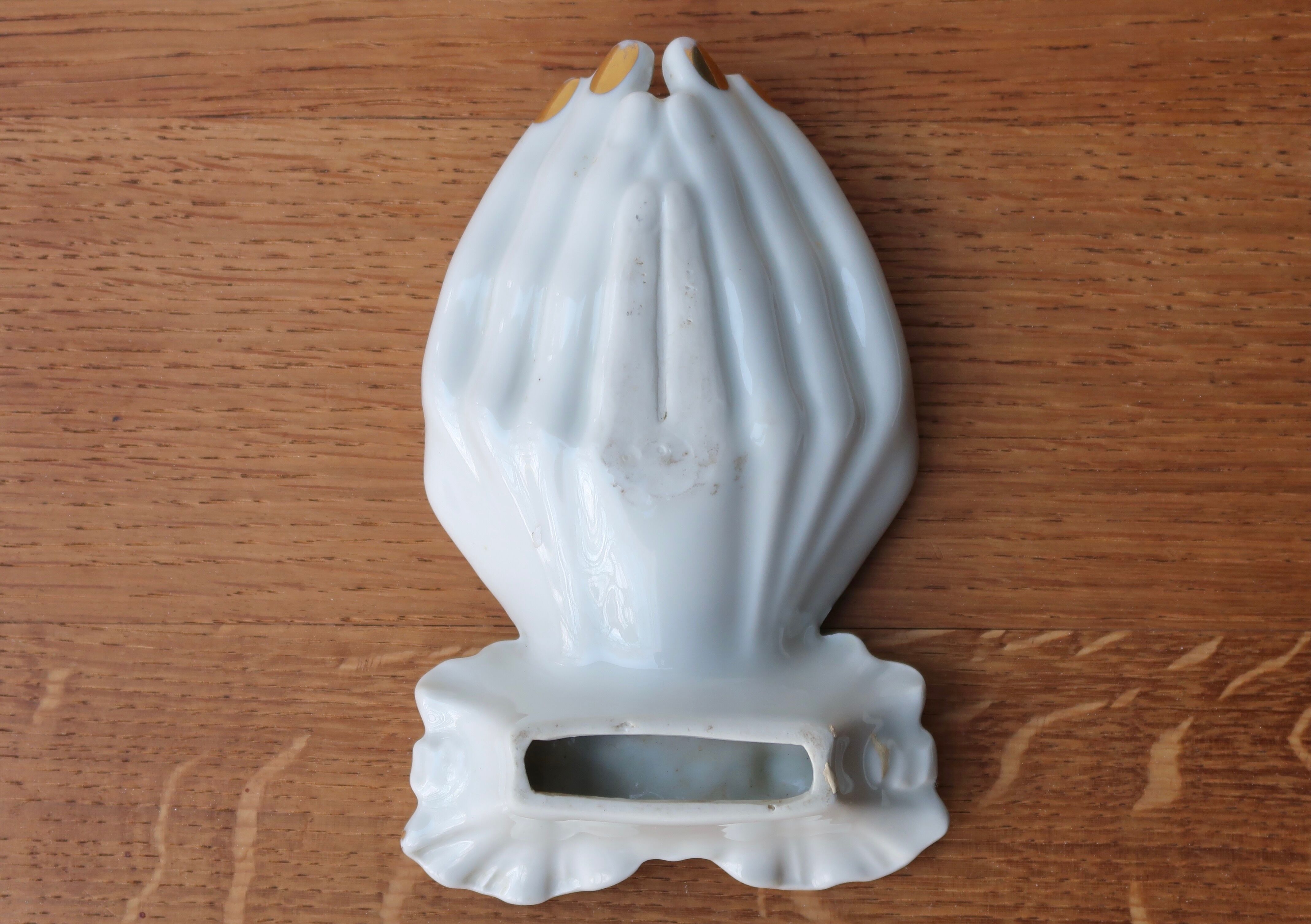 Empty hand pocket in white porcelain, 70s