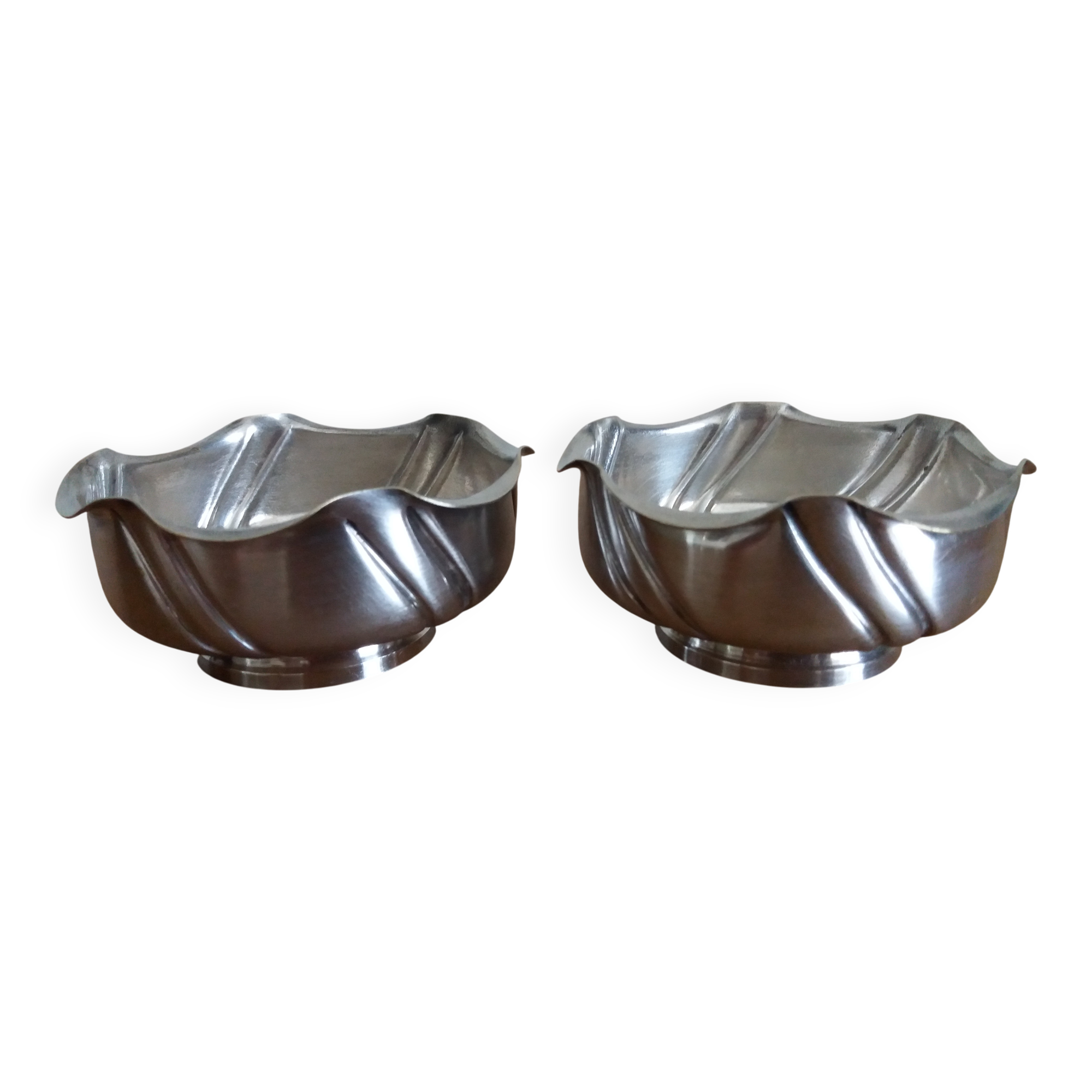 PAIR OF ART DECO SILVER-PLATED CUPLES
