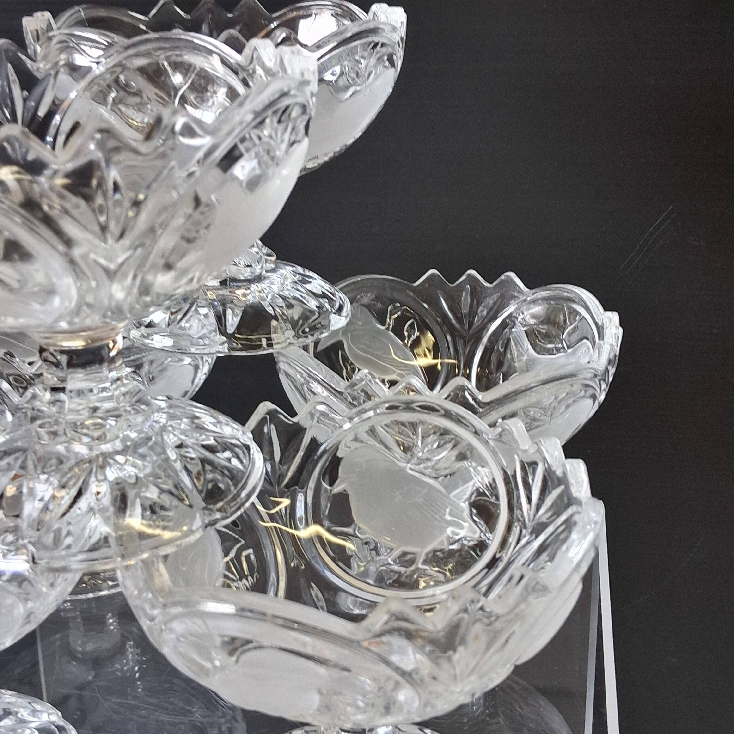 6 glass ice cream bowls in very good condition