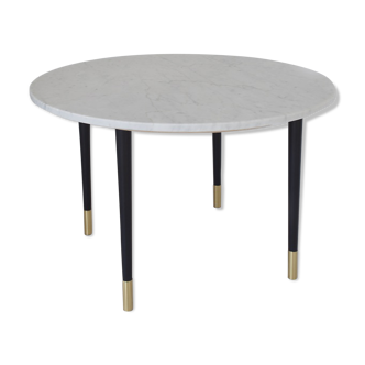Coffee table in marble, wood and brass