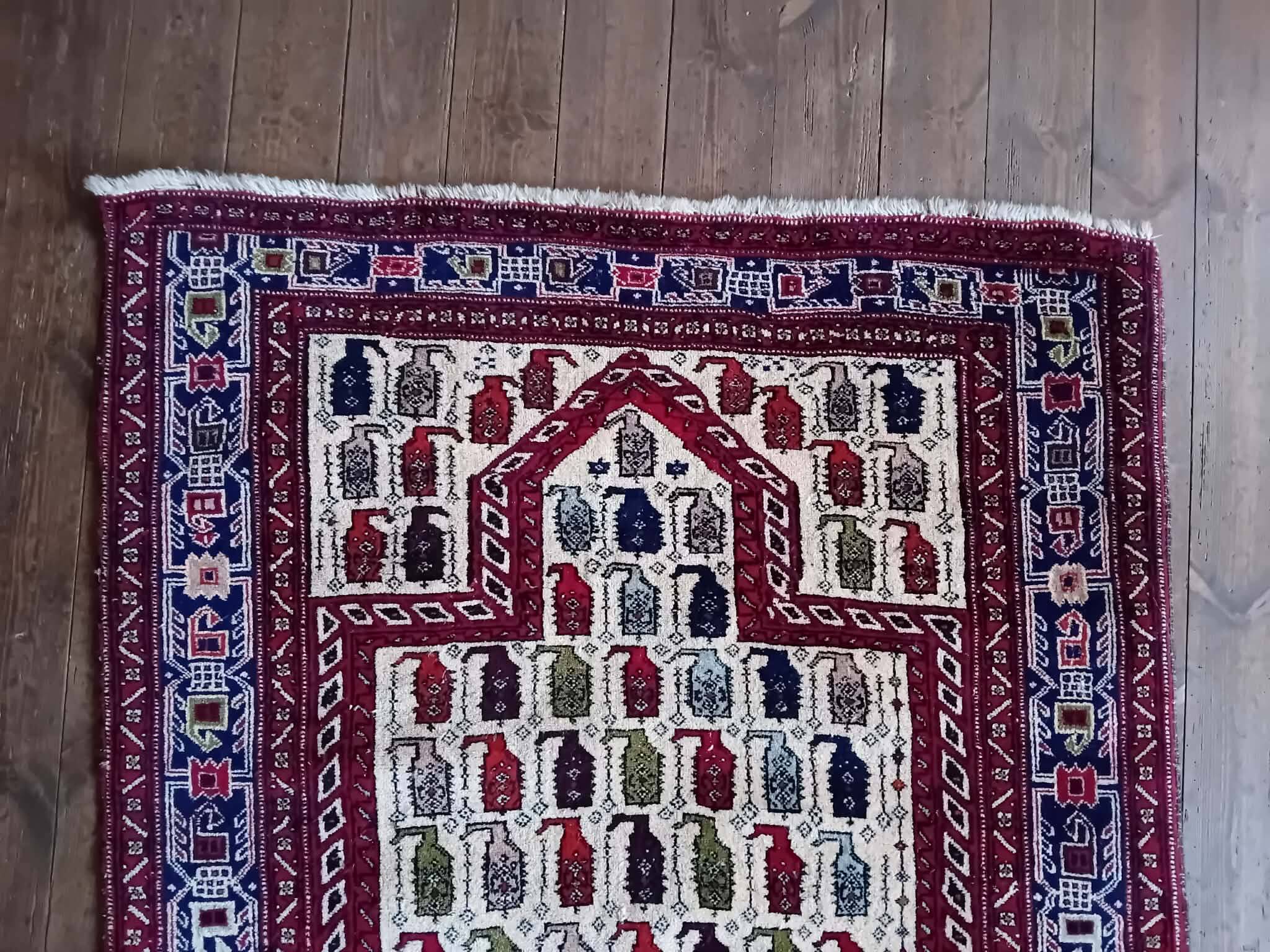Handmade Afshar Persian Rug 138x112cm