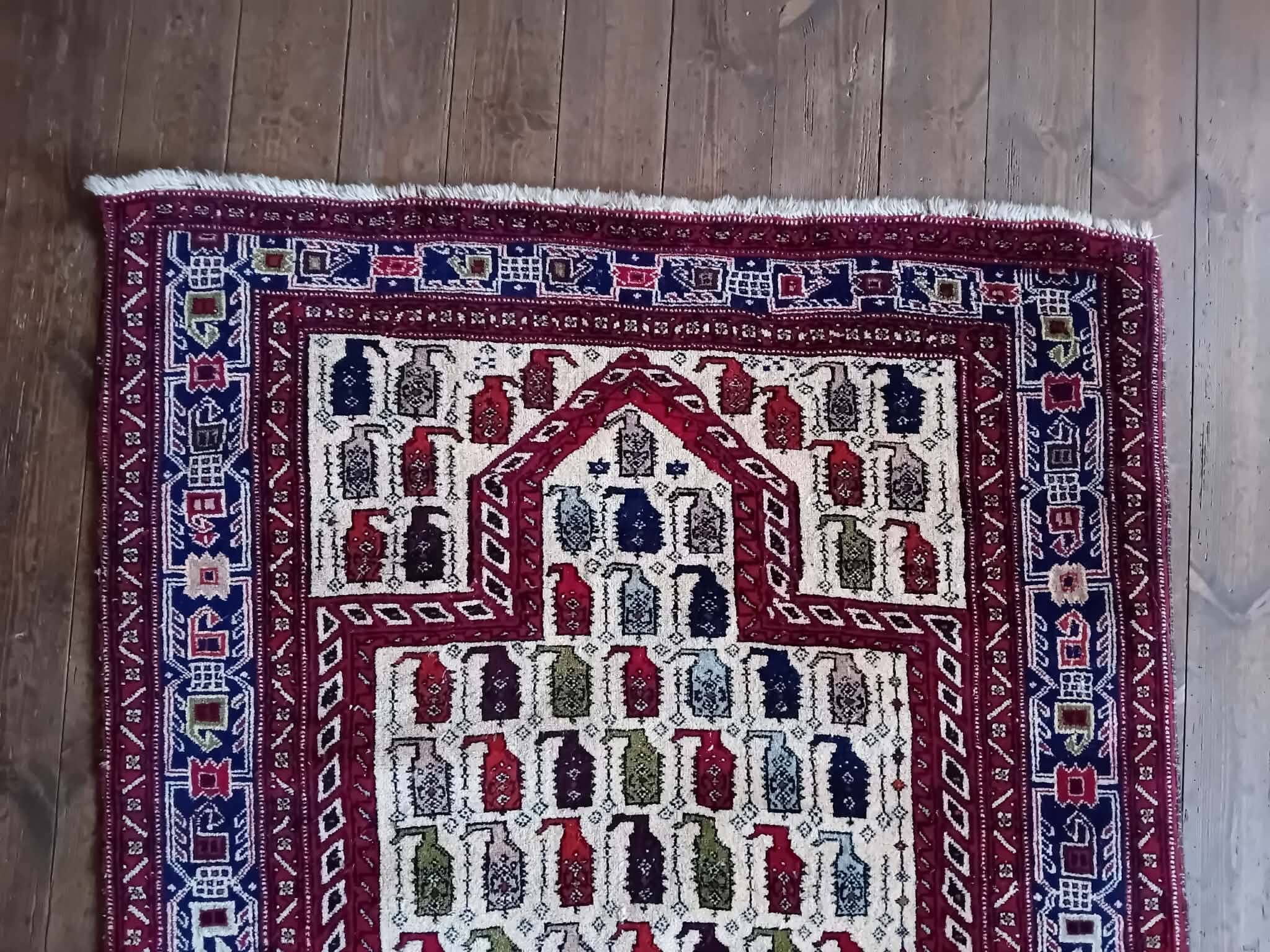 Tapis Persan Afshar fait main 138x112cm
