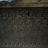 Coffre en bois Haute époque Cévenol