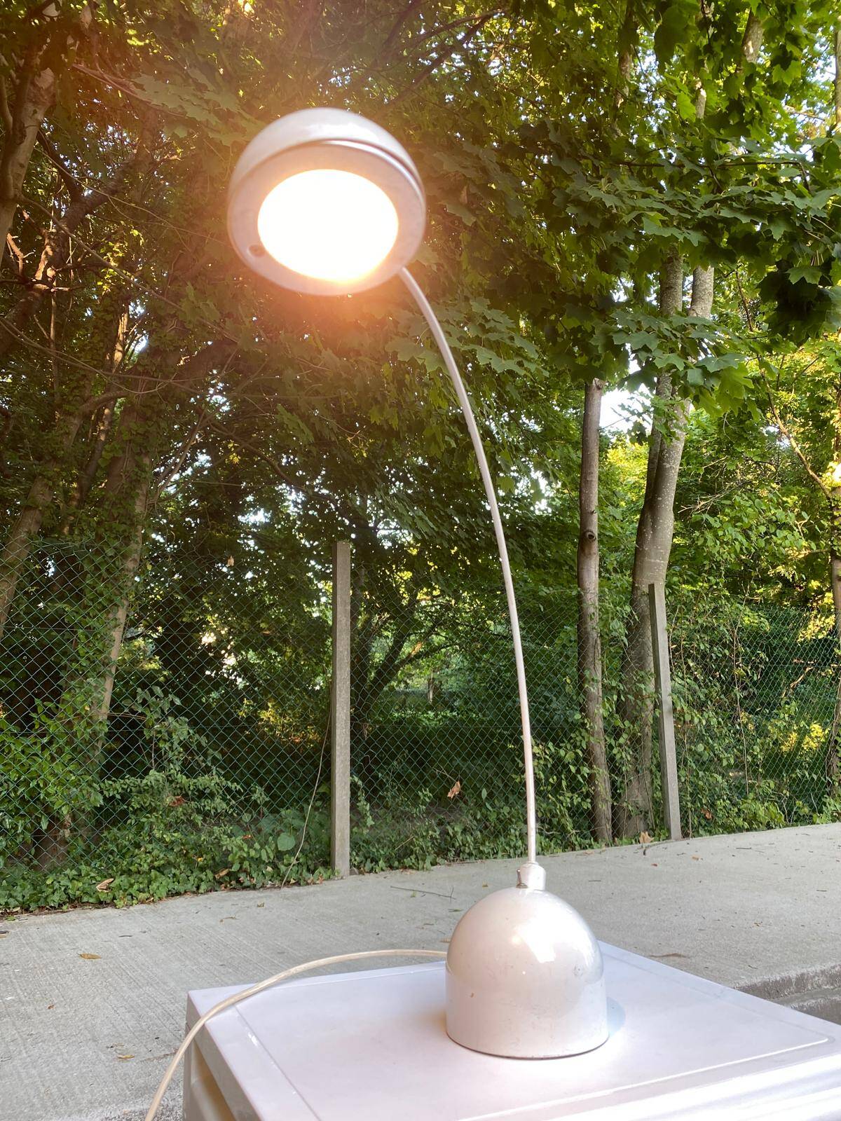 Modernist white curved desk lamp 1980